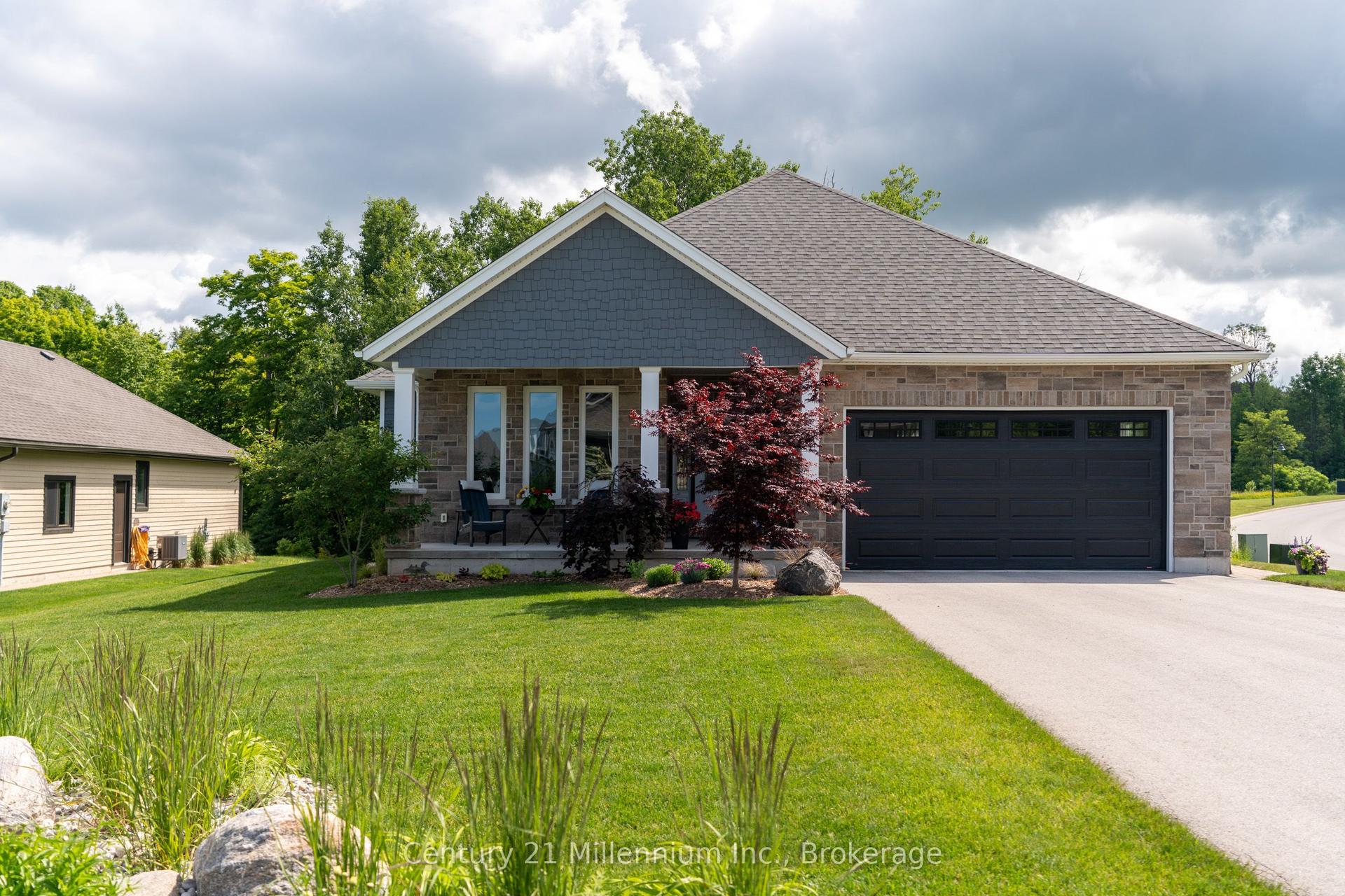 401 Algoma Crescent — photo 1
