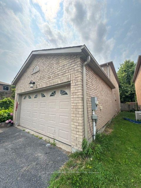 6 Carruthers Crescent, Barrie — Detached for lease, photo 1