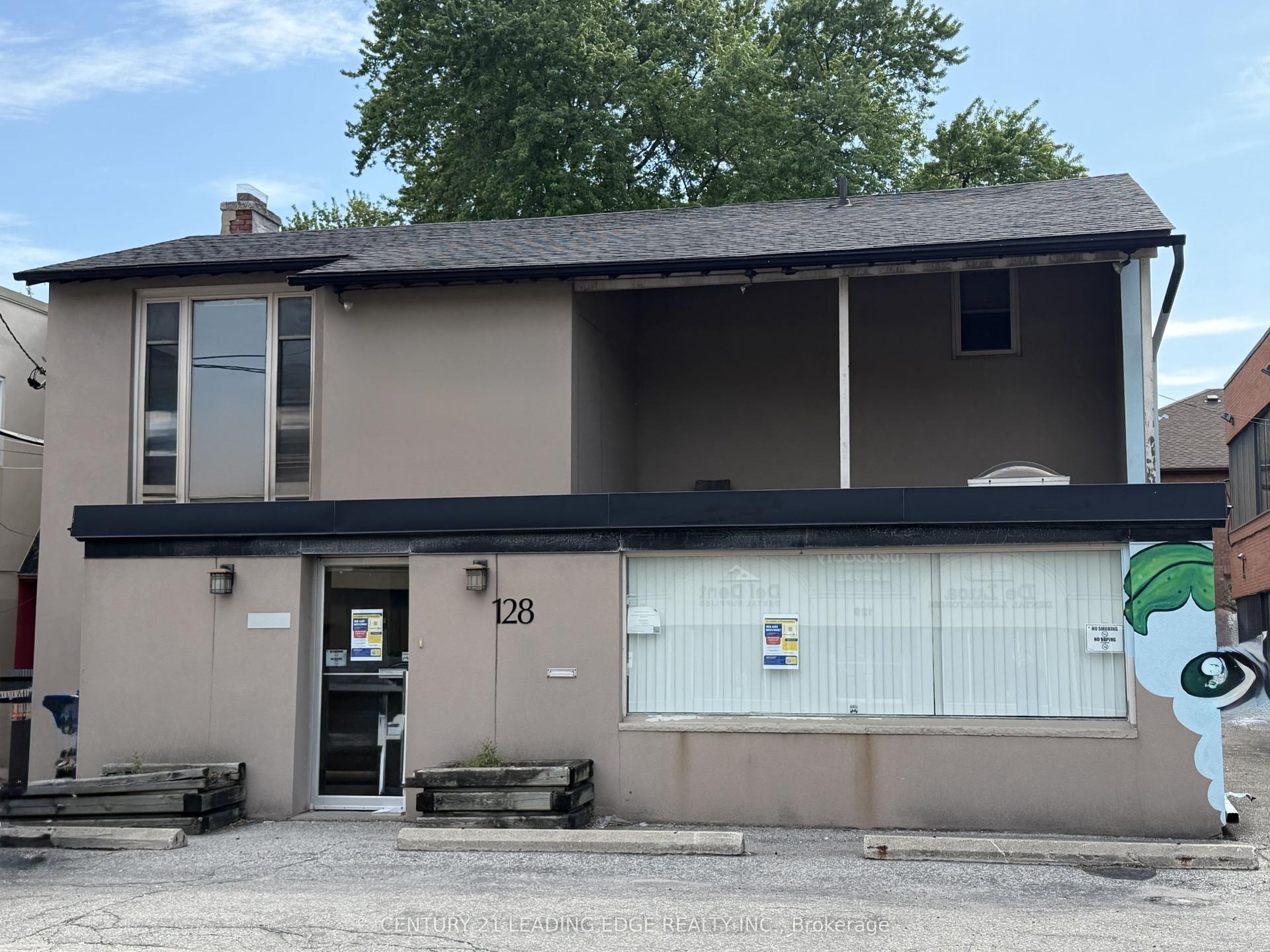 203 Finch Avenue W — photo 1
