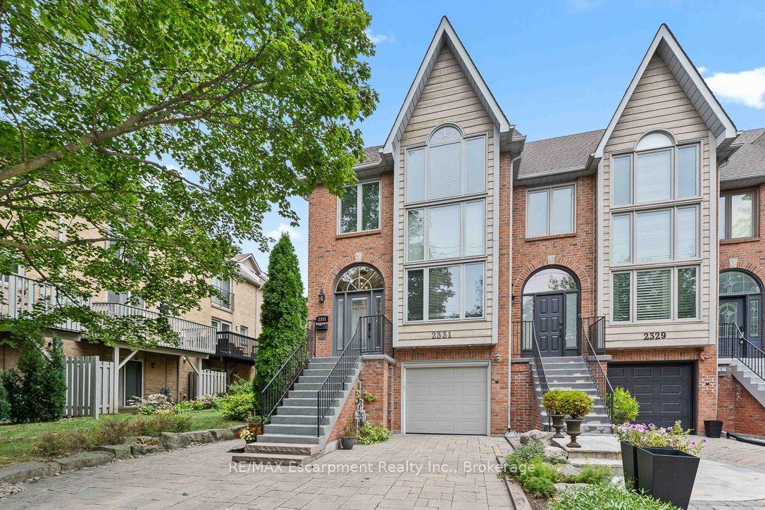 2331 Marine Drive, Oakville — Townhouse for sale, photo 1