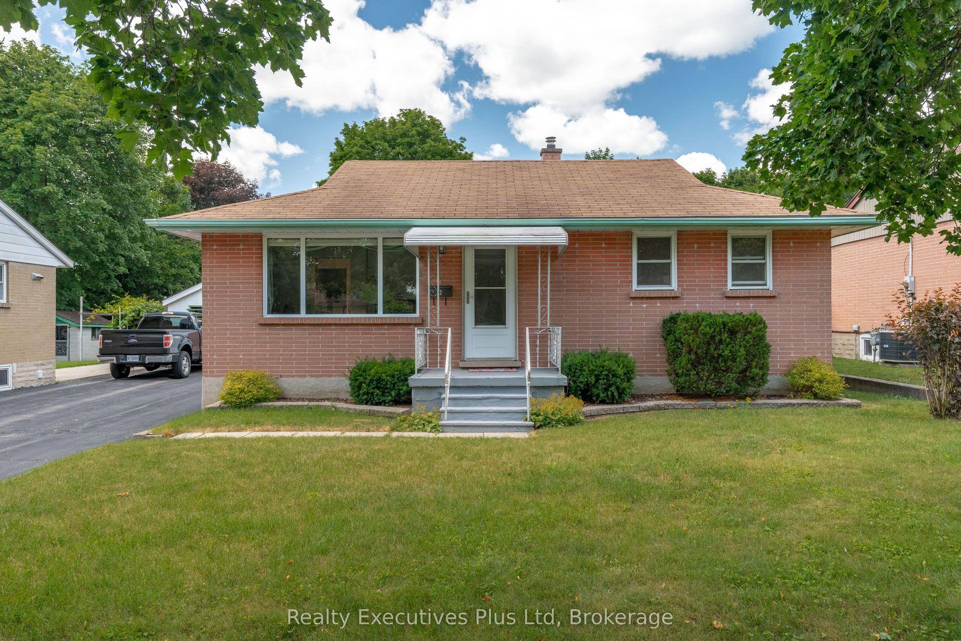 82 Cassino Avenue, Guelph — Detached for sale, photo 1