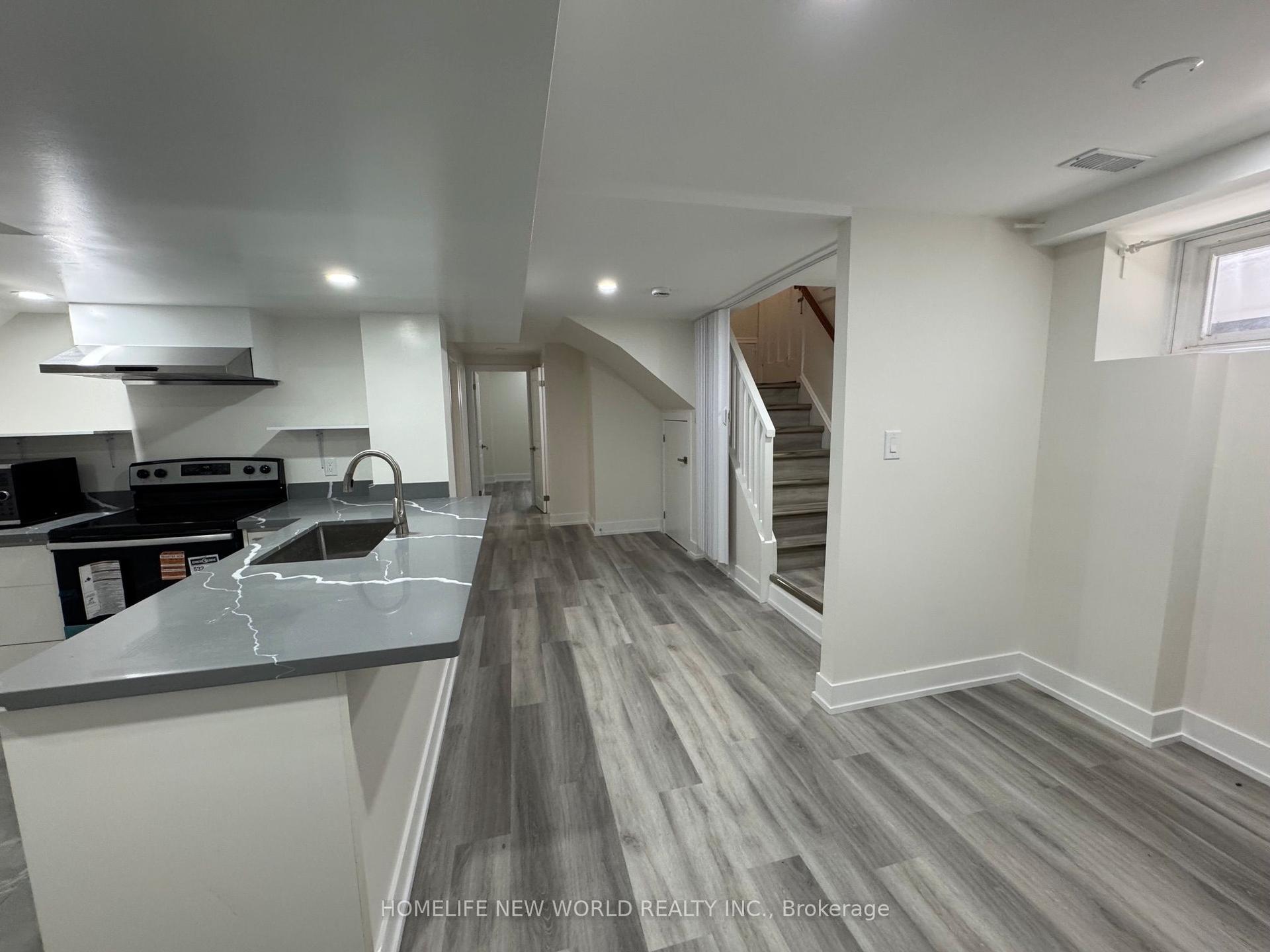 47 Shropshire Drive — photo 1