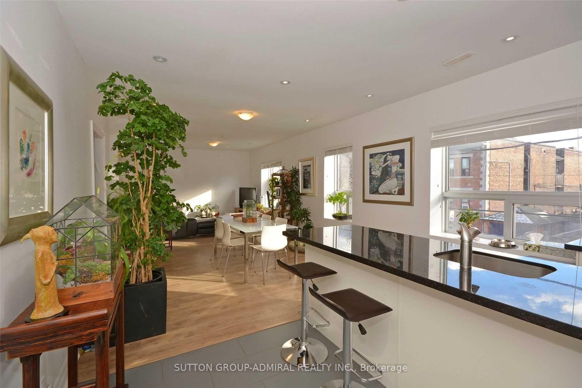 332 Harbord Street, Toronto — Multiplex for lease, photo 1