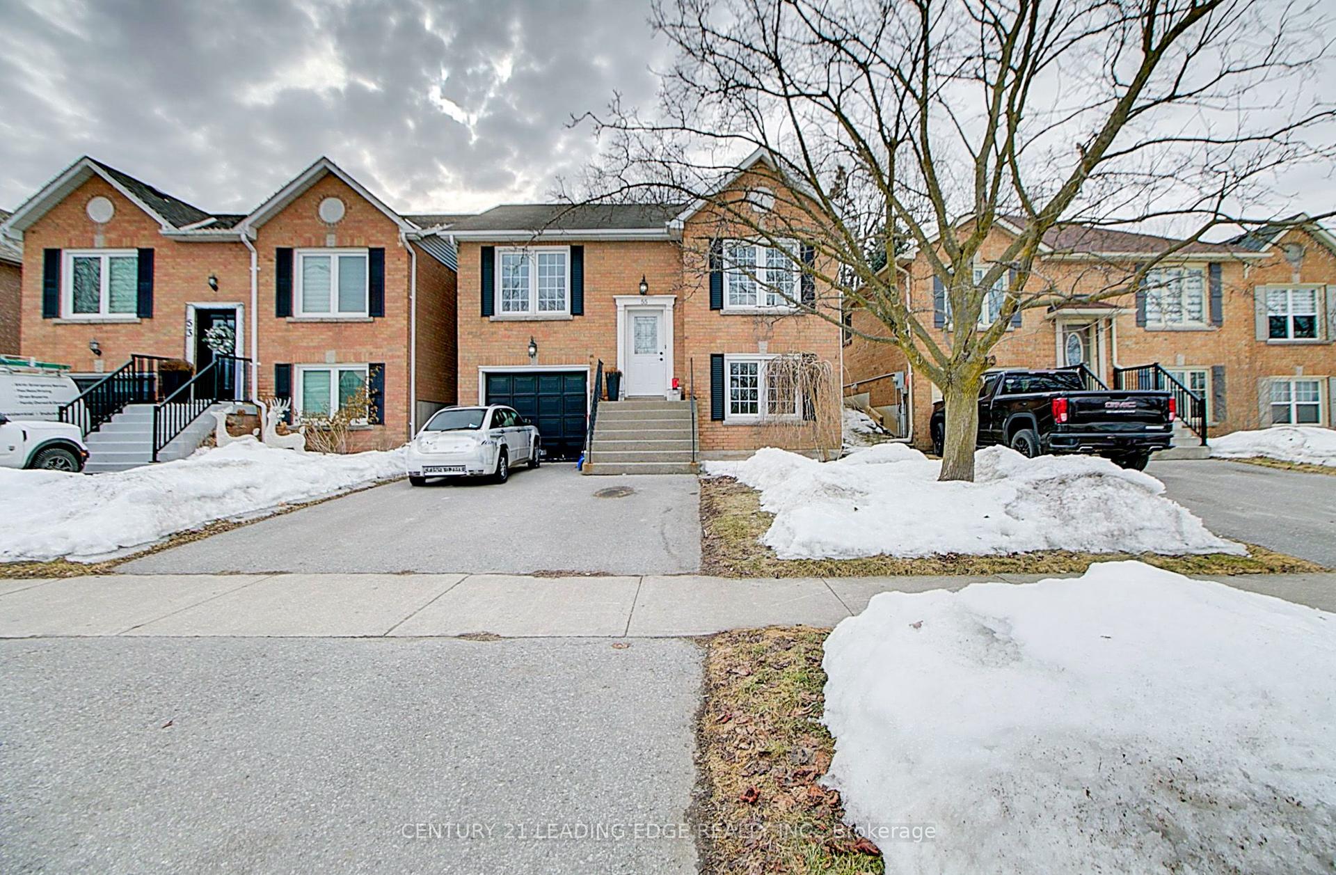 55 McCrimmon Crescent Lower #Lower — photo 1