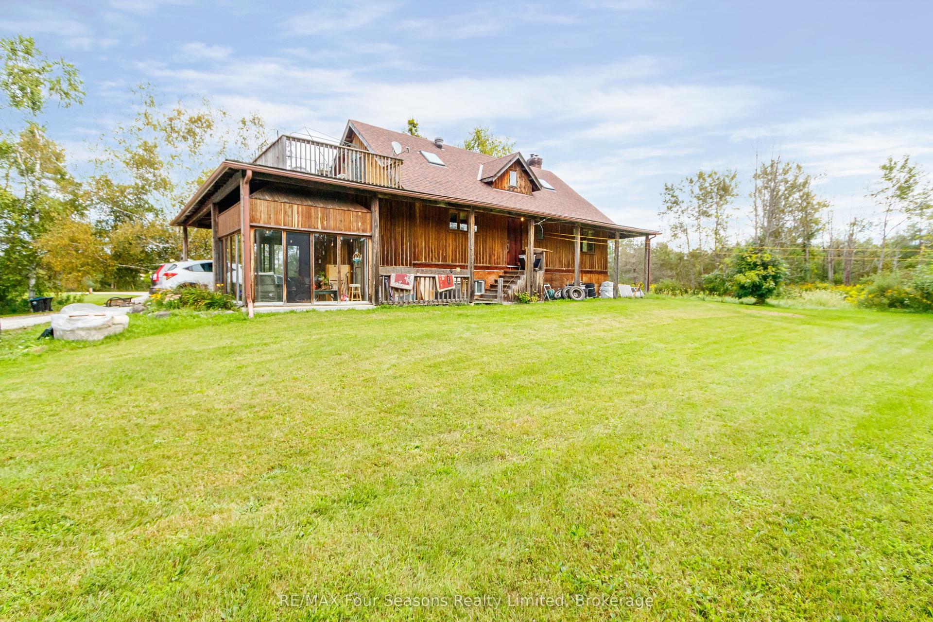 1040 15/16 Sunnidale Side Road S, Clearview — Detached for sale, photo 1