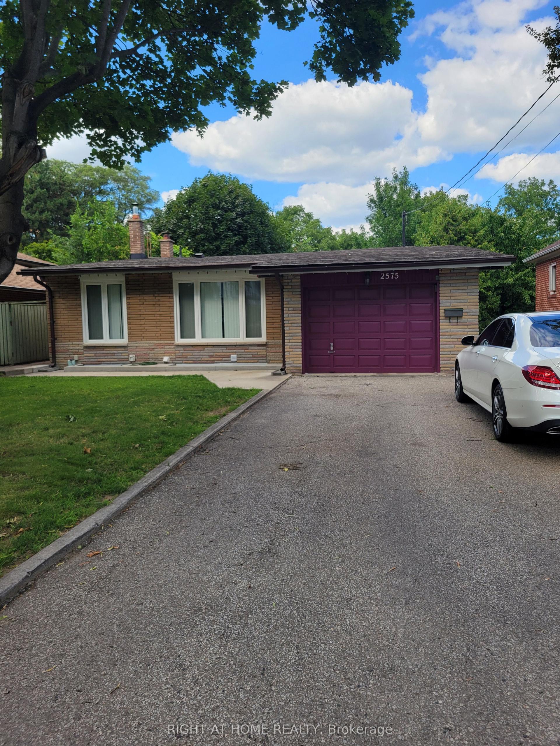 2575 Argyle Road, Mississauga — Detached for lease, photo 1