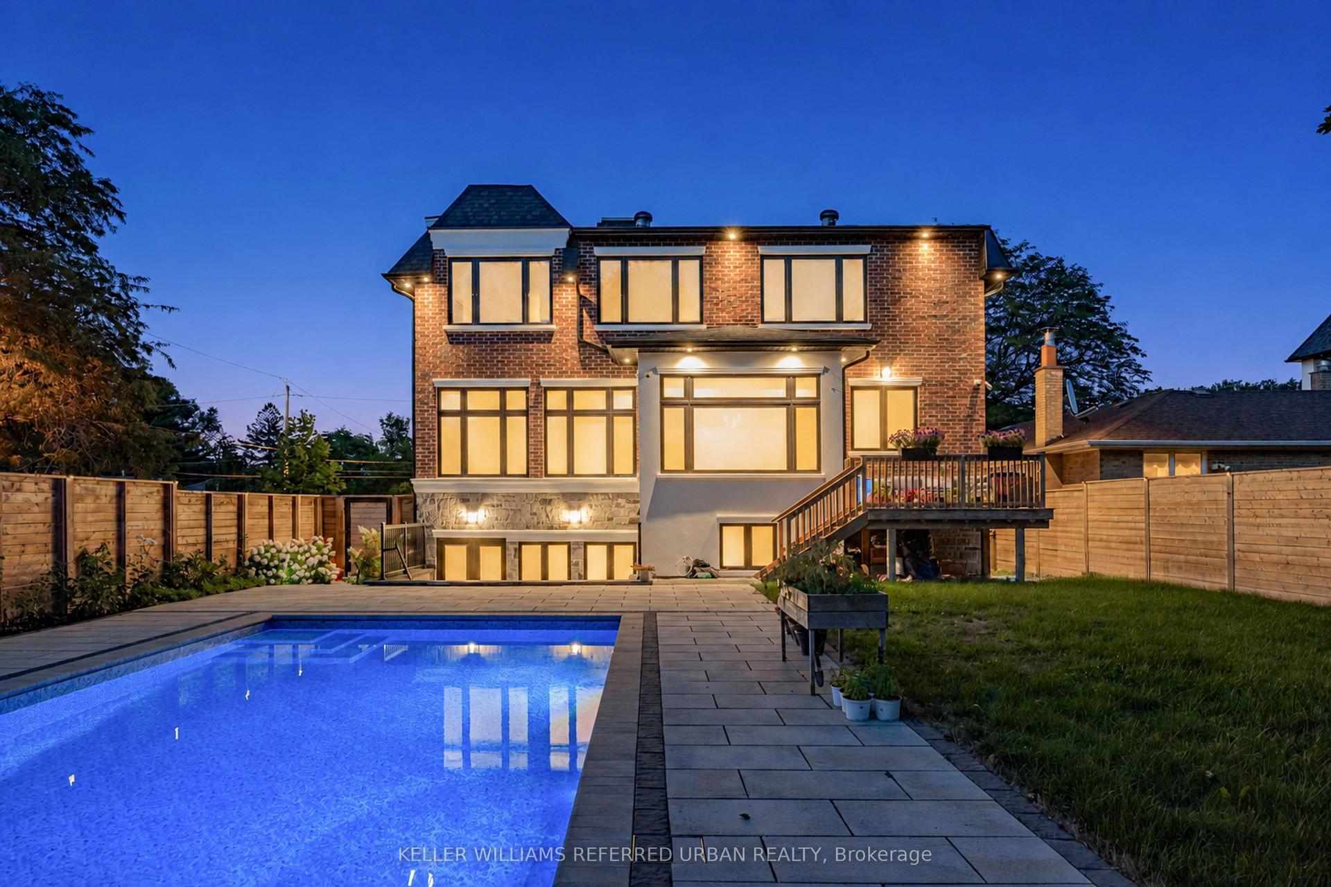 35 Lloydminster Crescent, Toronto — Detached for sale, photo 1