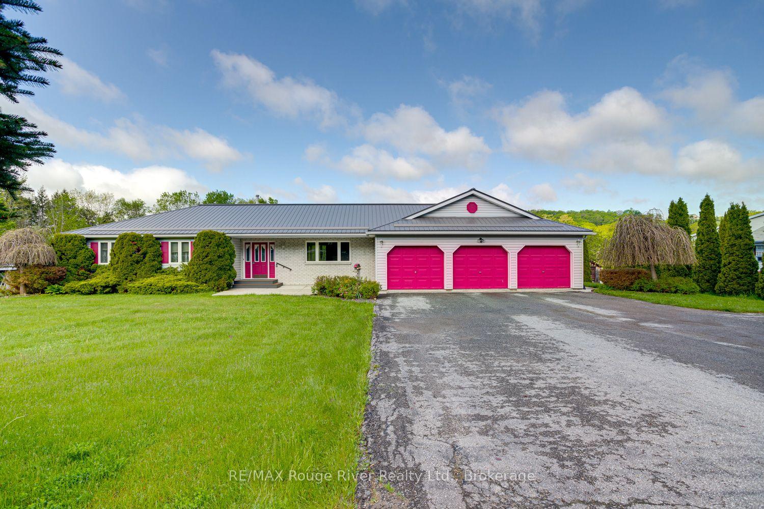 3360 Burnham Street N — photo 1