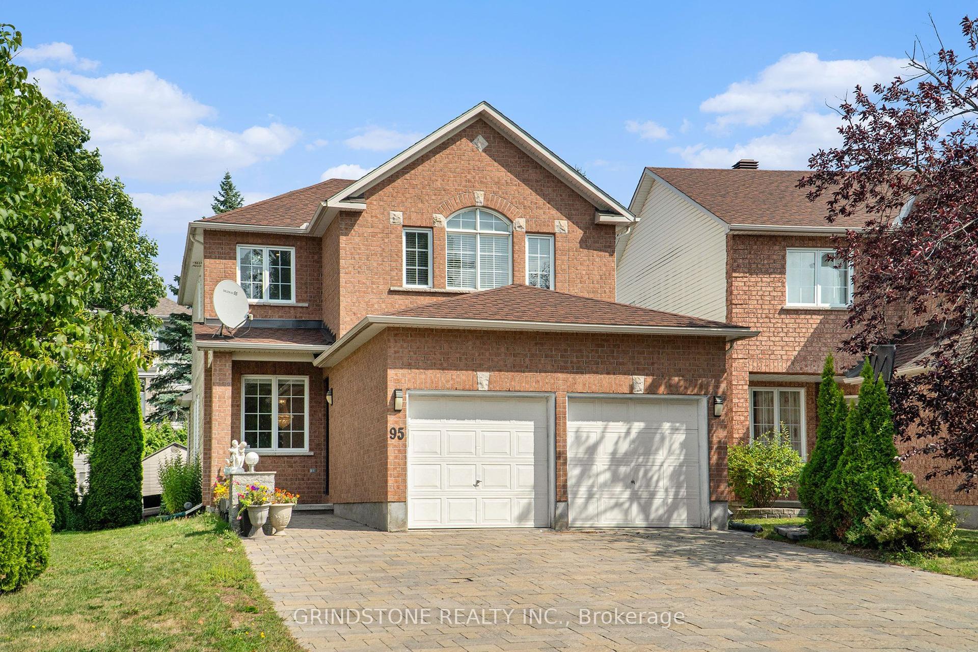 95 Evanshen Crescent — photo 1