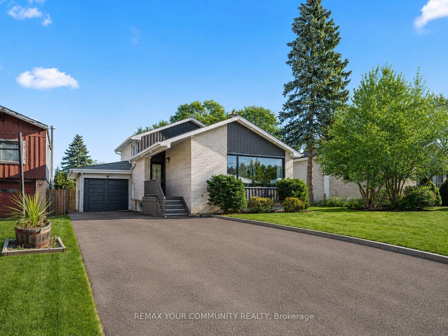 11 Webster Drive Main #Main, Aurora — Detached for lease, photo 1