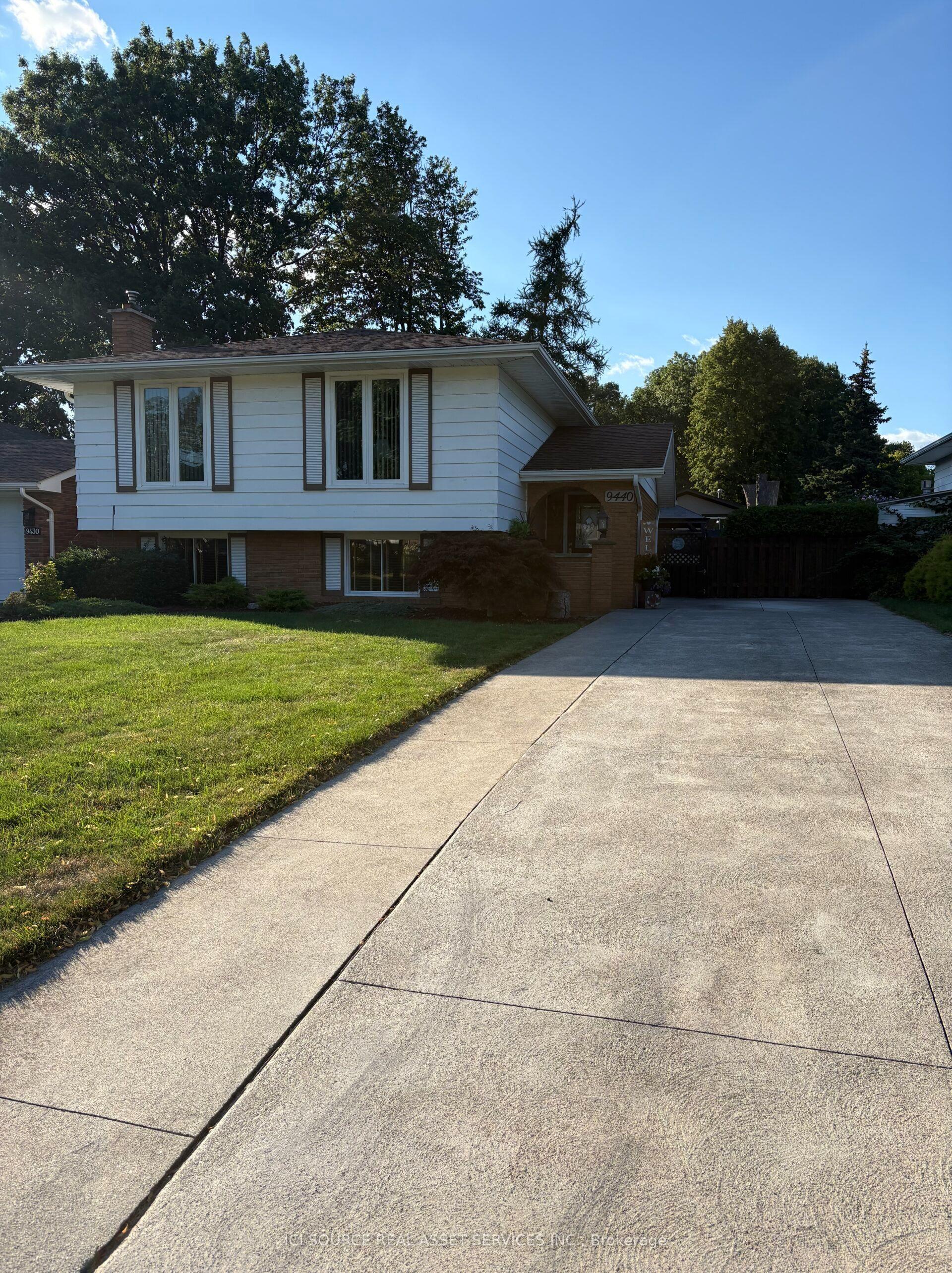 9440 Chestnut Drive, Windsor — Detached for sale, photo 1