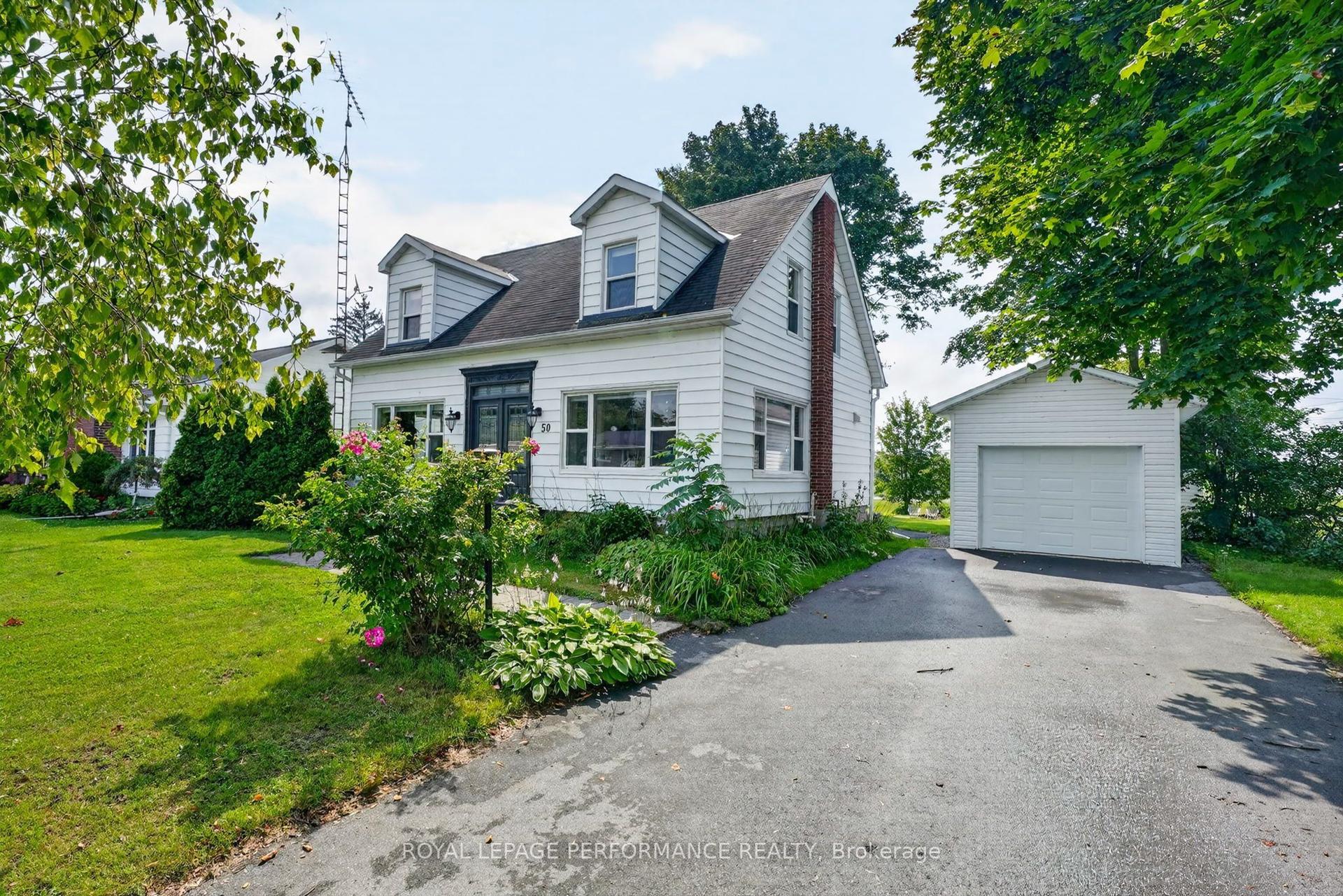 50 St Lawrence Street, South Stormont — Detached for sale, photo 1