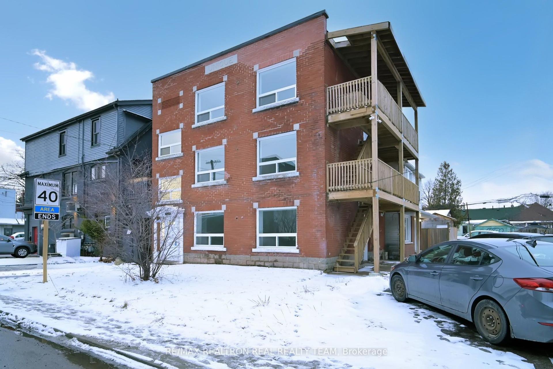 195 Balmoral Avenue N — photo 1