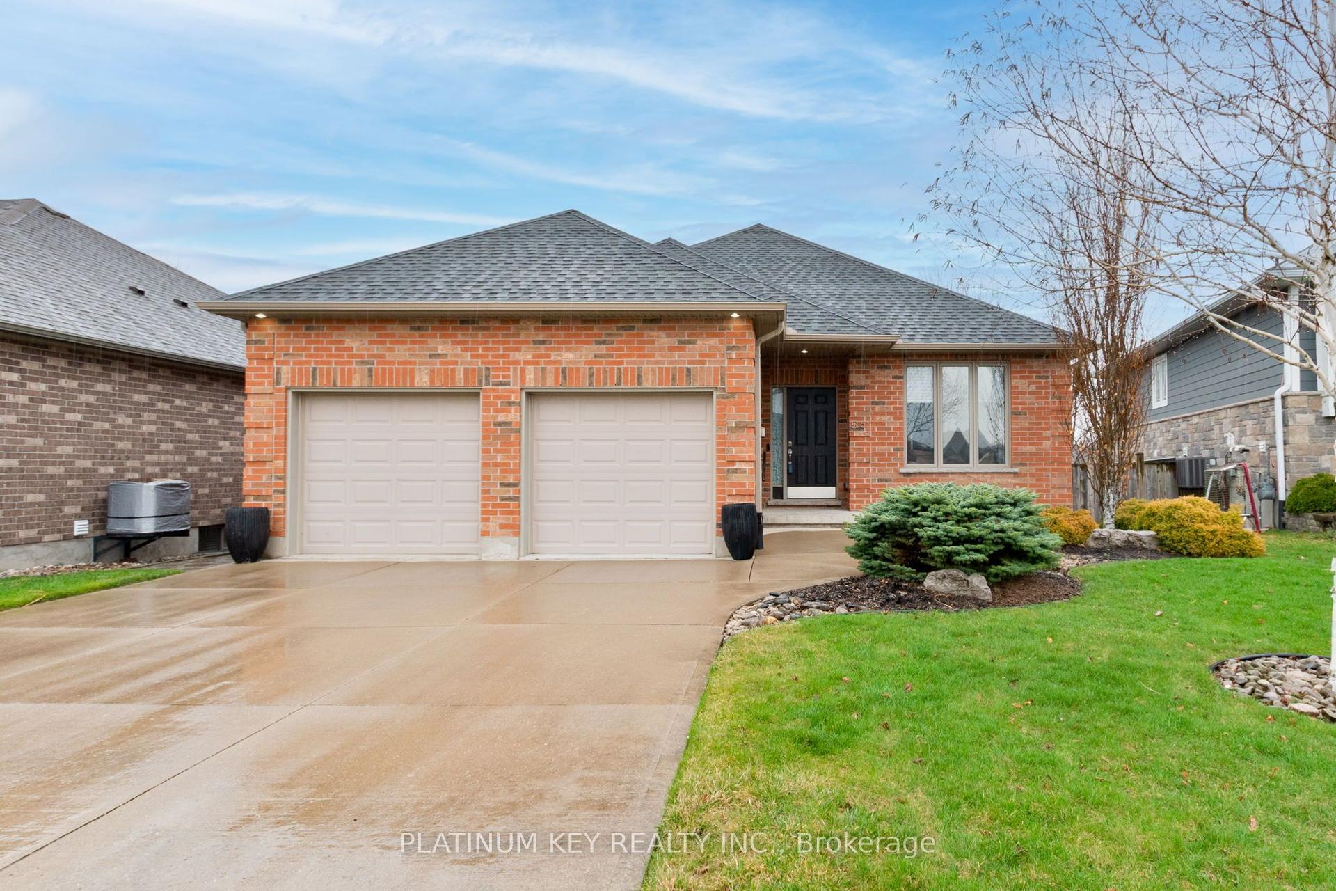 56 Cassie Crescent — photo 1