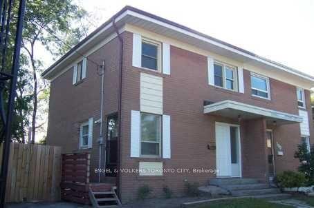 102 Crone Court B #B, Newmarket — Semi-Detached for lease, photo 1