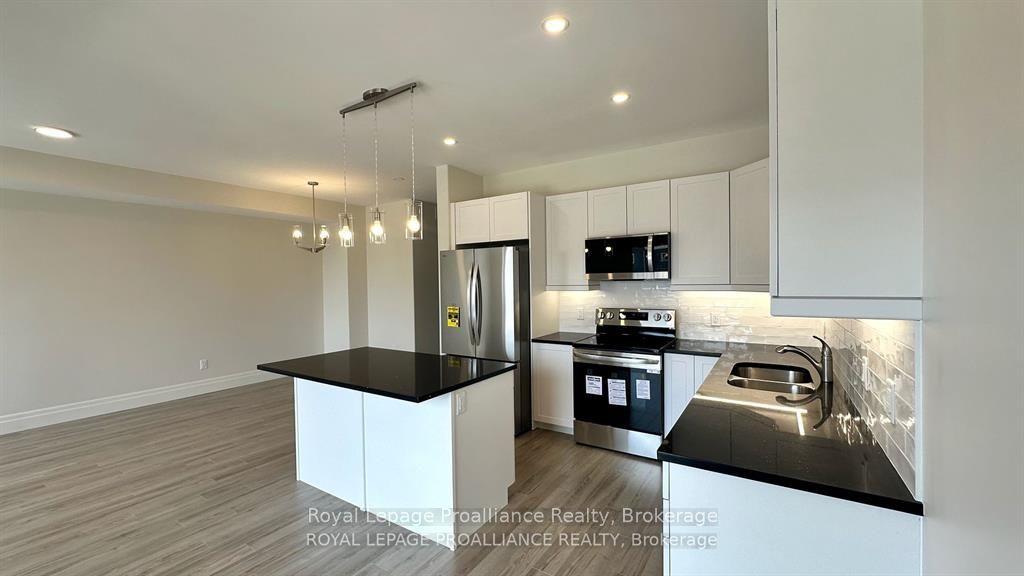39 Markland Avenue — photo 1