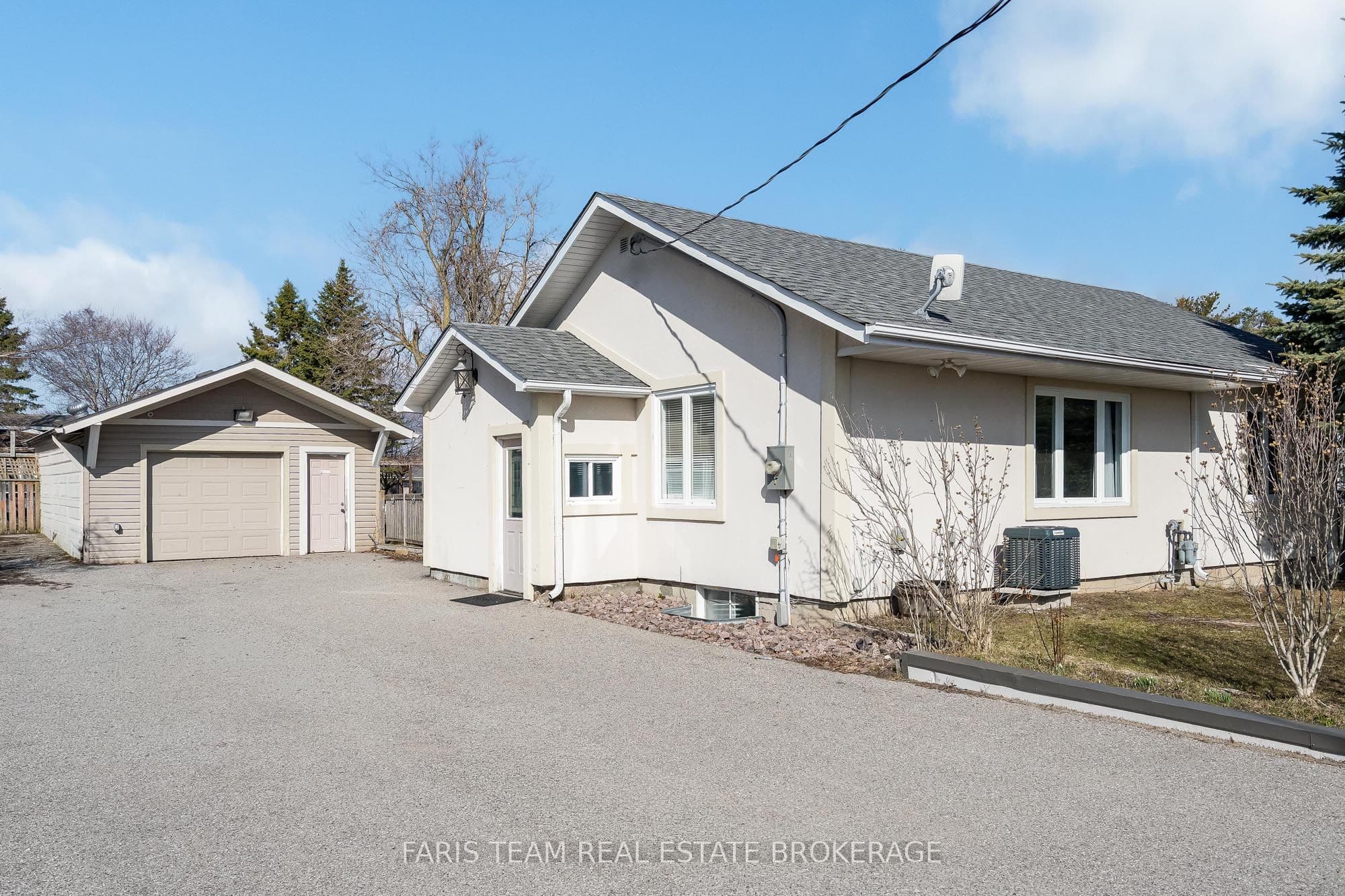 6950 Yonge Street — photo 1