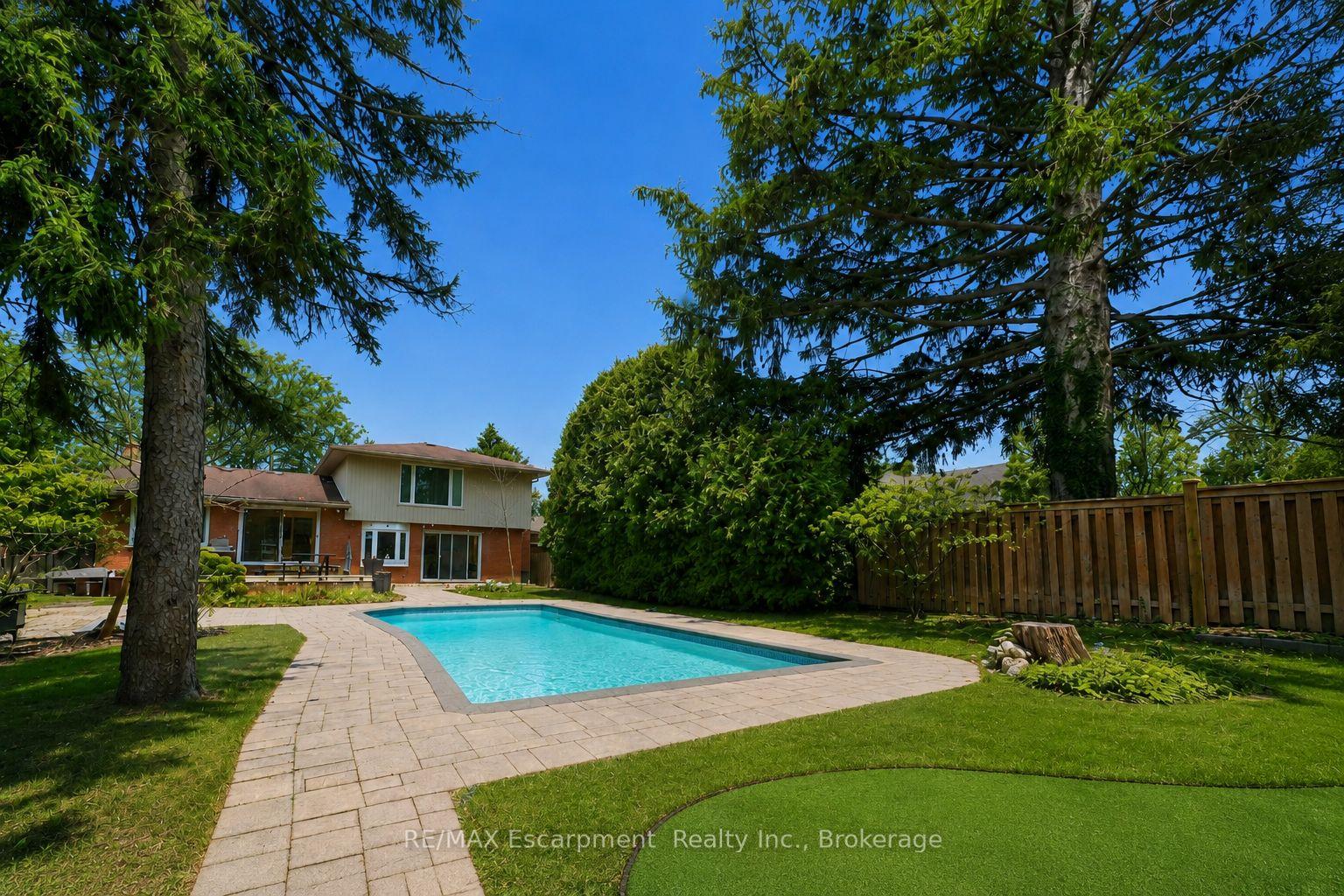 195 Wilton Street, Burlington — Detached for sale, photo 1