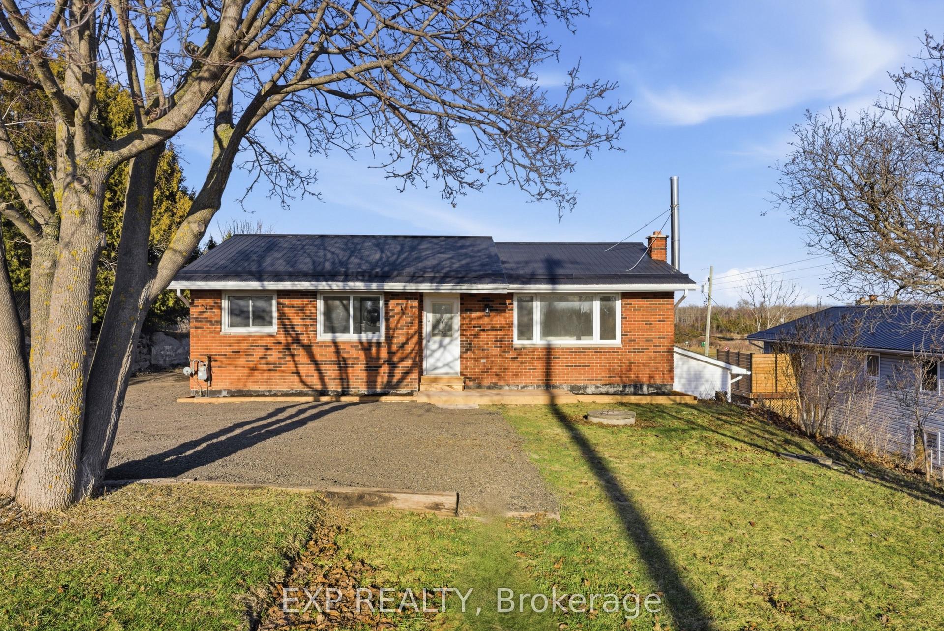 696 Whites Road — photo 1