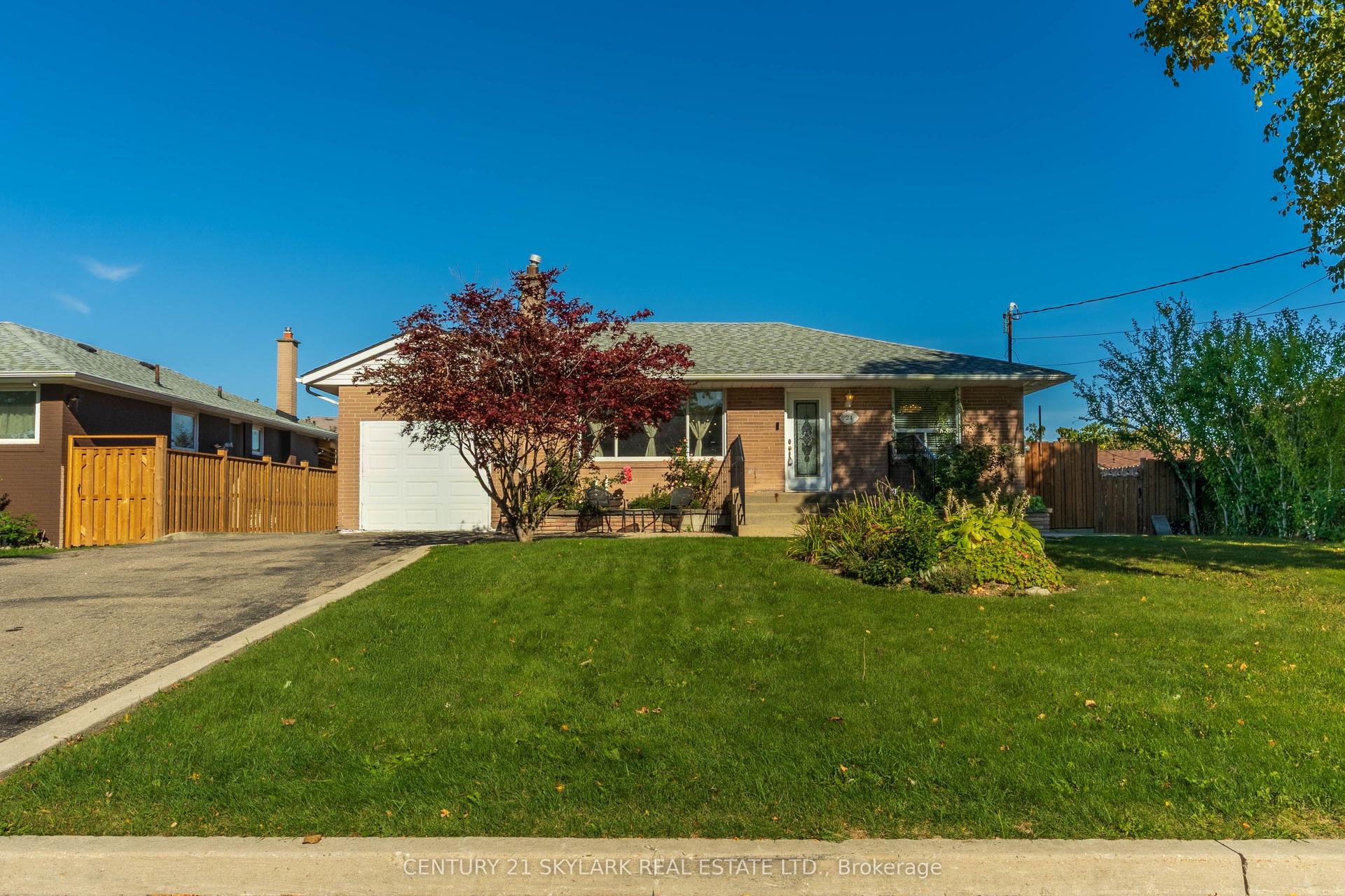 24 Aura Lea Boulevard, Toronto — Detached for sale, photo 1