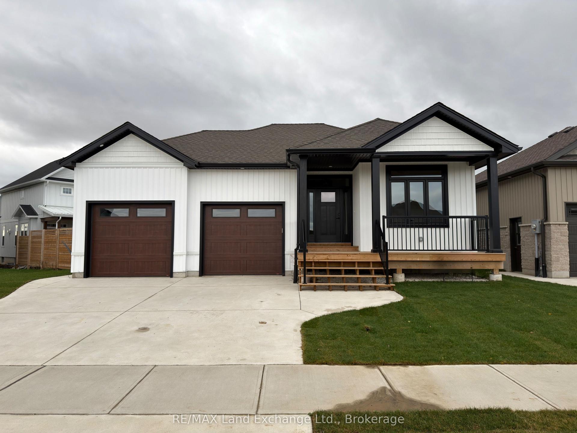 151 WESTLINKS Drive — photo 1