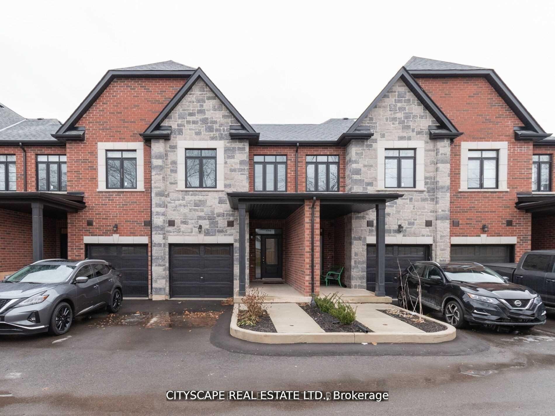 583 Wedgewood Drive, Burlington — Townhouse for lease, photo 1
