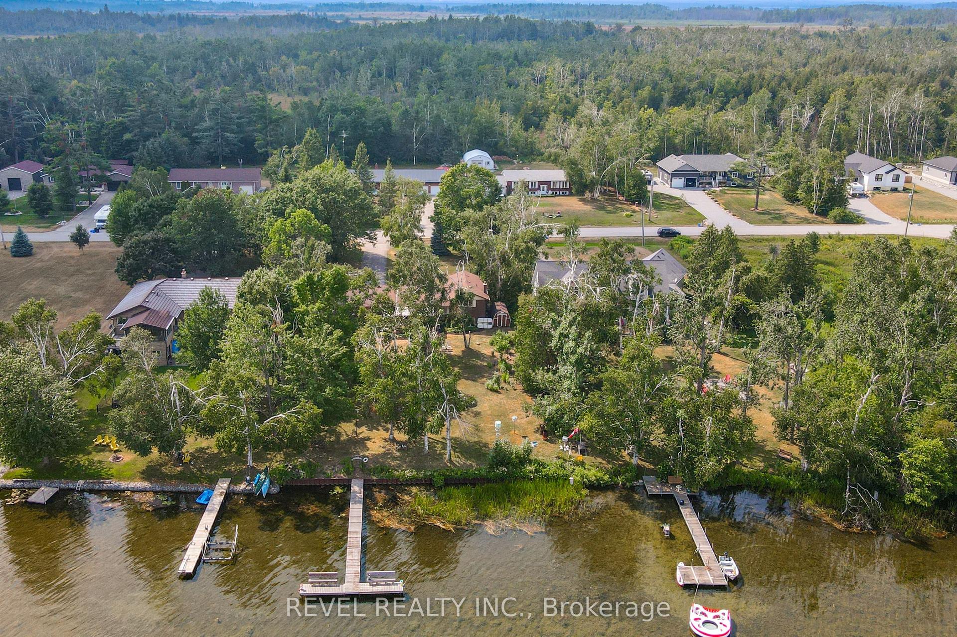 126 Pinewood Boulevard, Kawartha Lakes — Detached for sale, photo 1