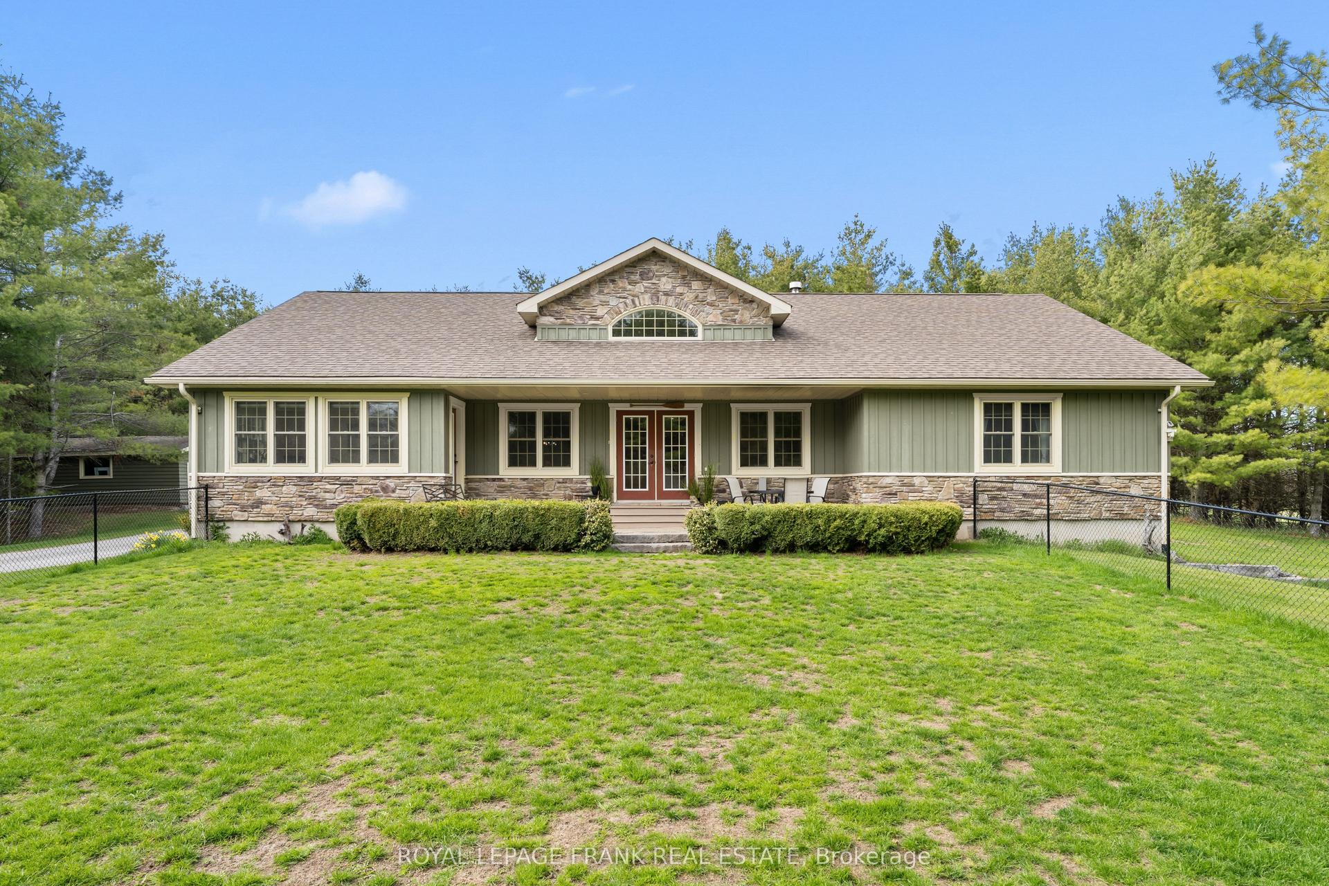 382 Lakehurst Circle Road — photo 1