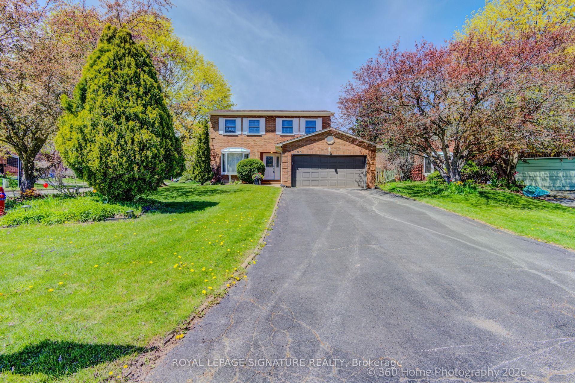 230 Lancaster Avenue, Newmarket — Detached for sale, photo 1