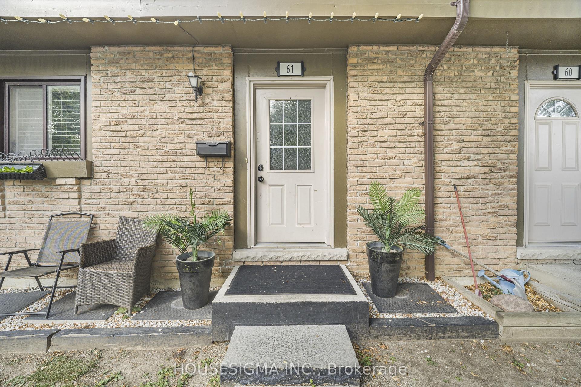 105 Hansen Road N 61 #61, Brampton — Condo Town for sale, photo 1