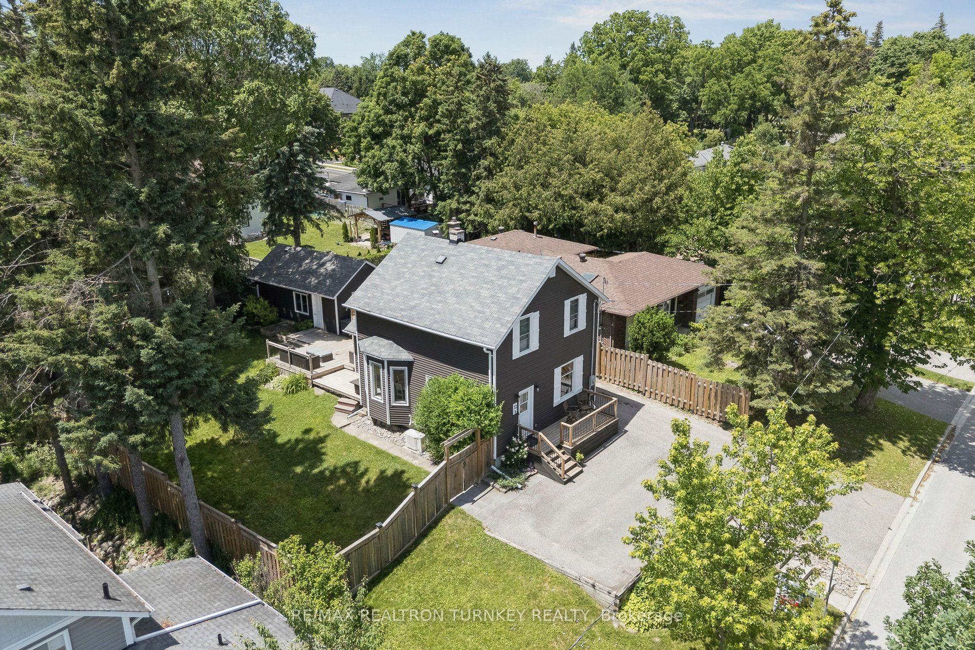 72 Vincent Street, Newmarket — Detached for sale, photo 1
