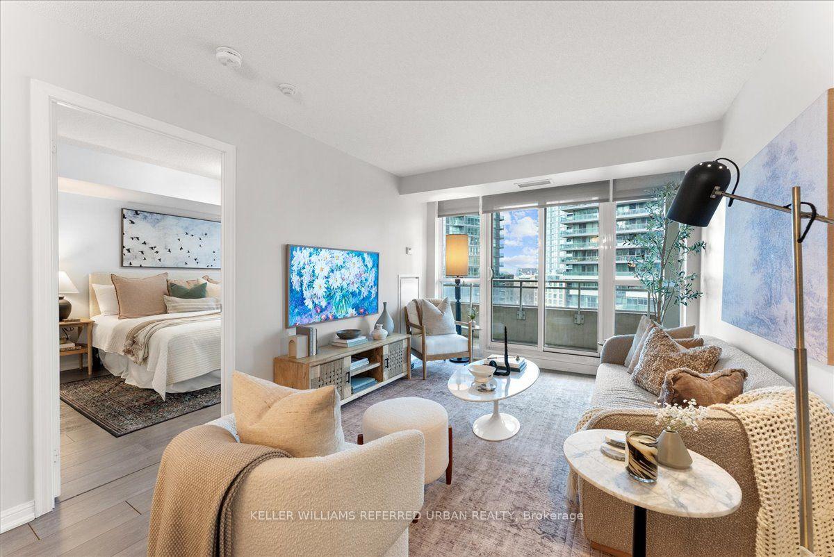 35 Bastion Street 1010 #1010 — photo 1