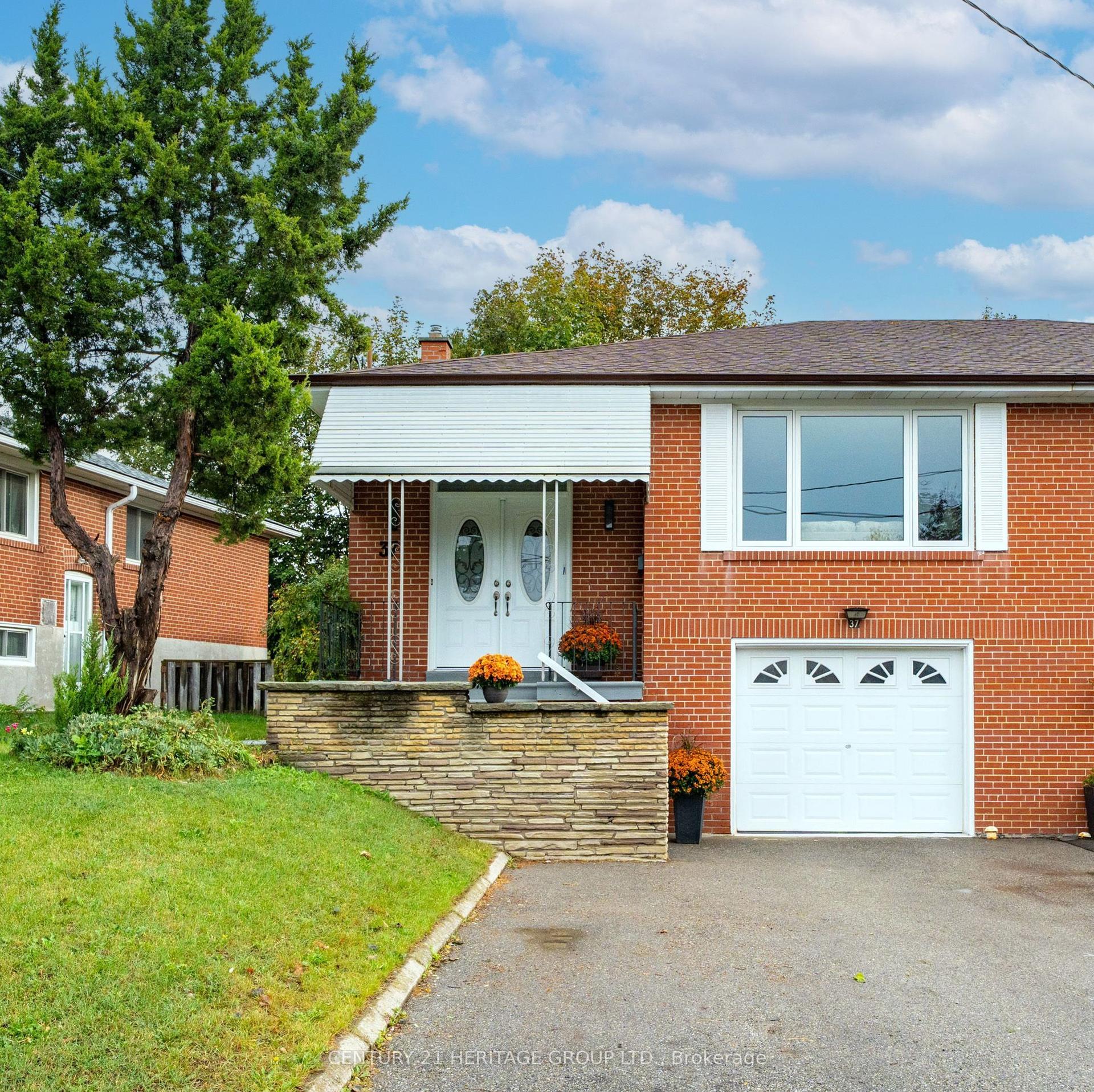 37 Gambello Crescent, Toronto — Semi-Detached for sale, photo 1