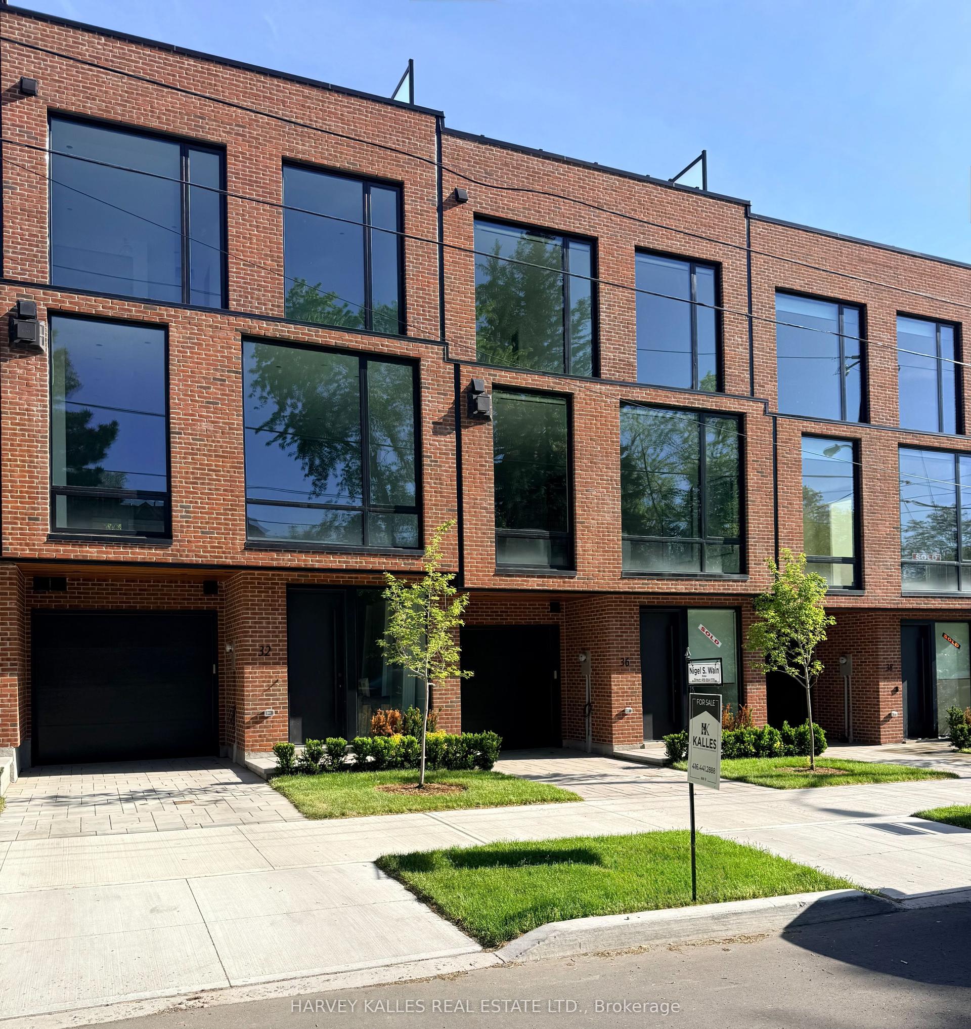 32 Evergreen Gardens, Toronto — Townhouse for sale, photo 1