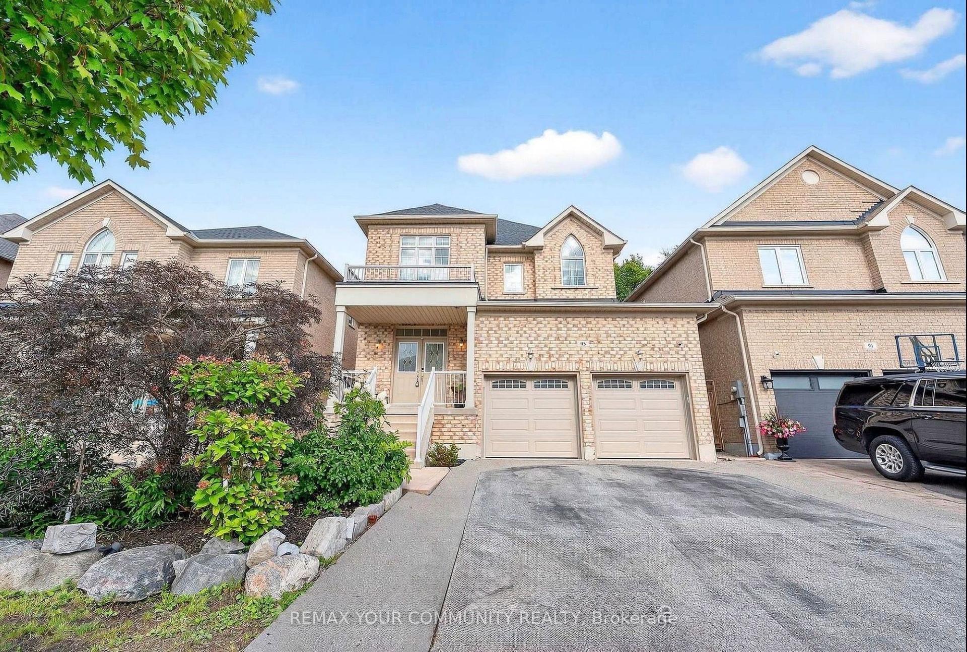 95 Chelsea Crescent — photo 1