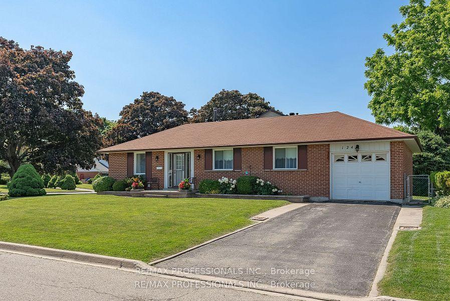 124 Panter Crescent Lower #Lower, Ajax — Detached for lease, photo 1