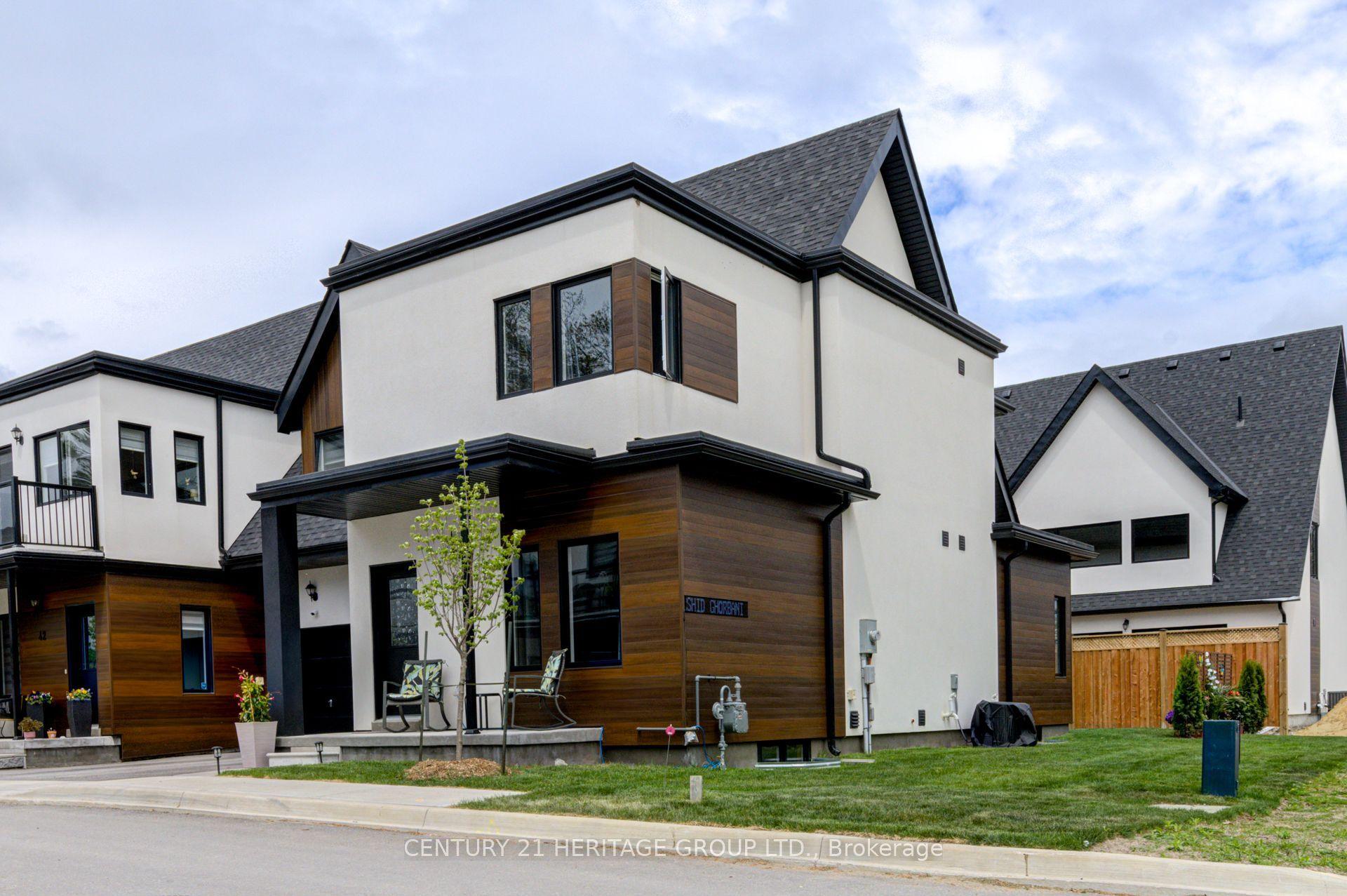 44 Ruby Crescent — photo 1