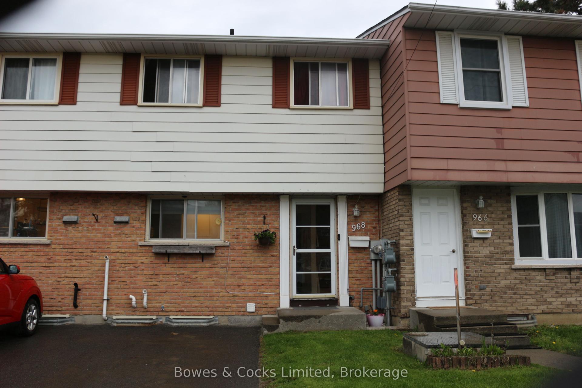 968 Oakview Avenue — photo 1