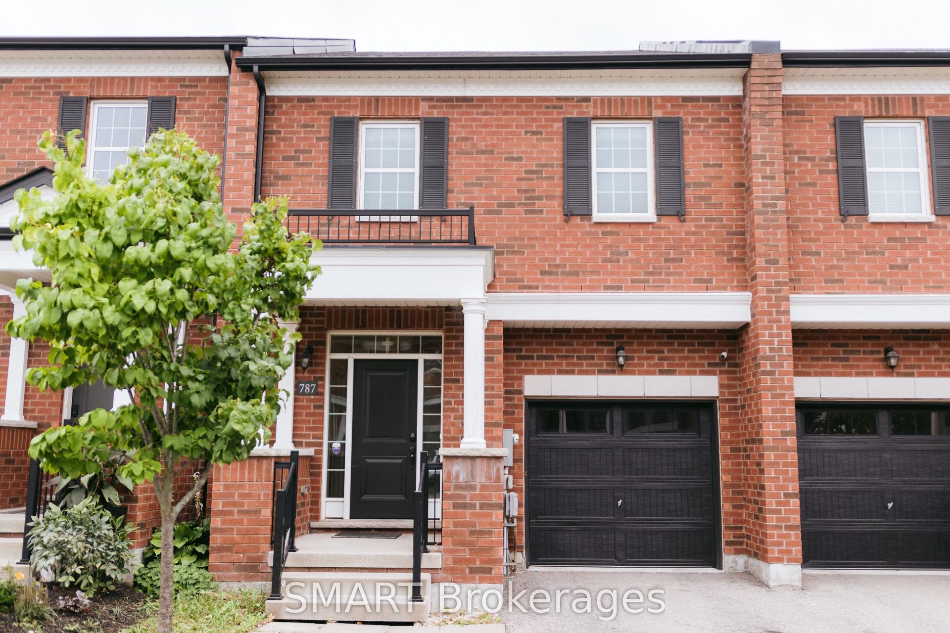 787 Banks Crescent, Milton — Townhouse for lease, photo 1