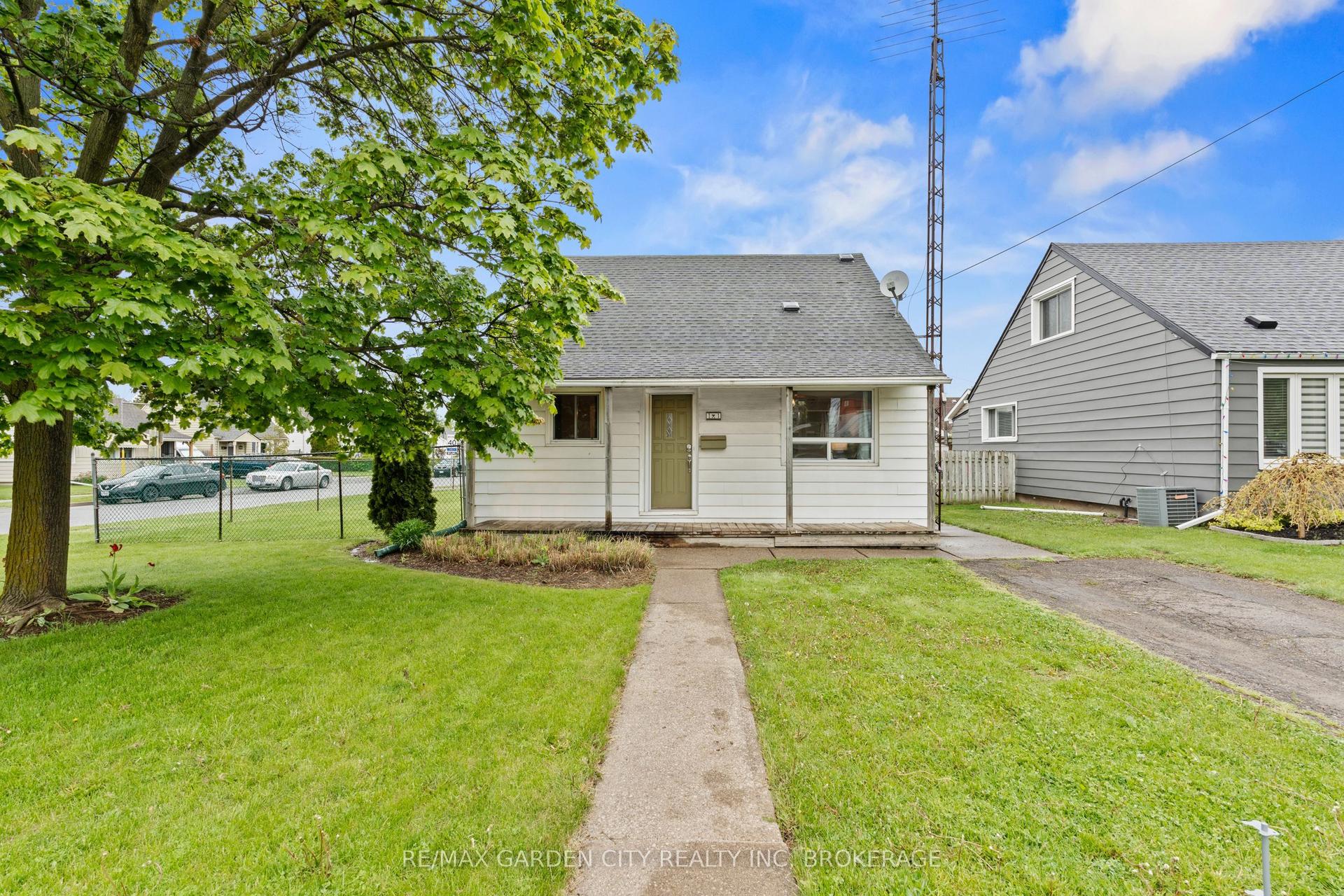 11 Lincoln Avenue — photo 1