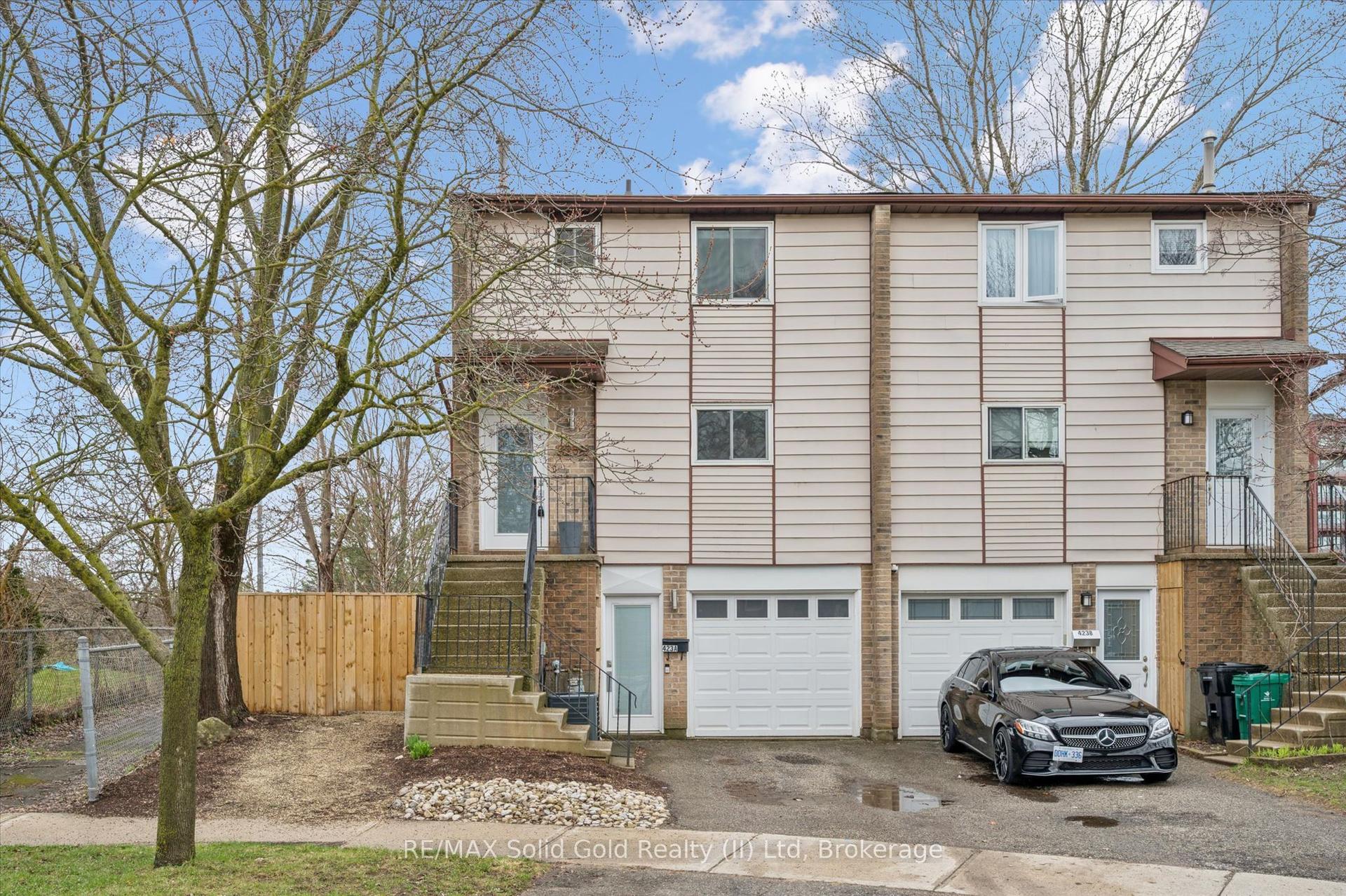 423 Cadbury Court A #A — photo 1