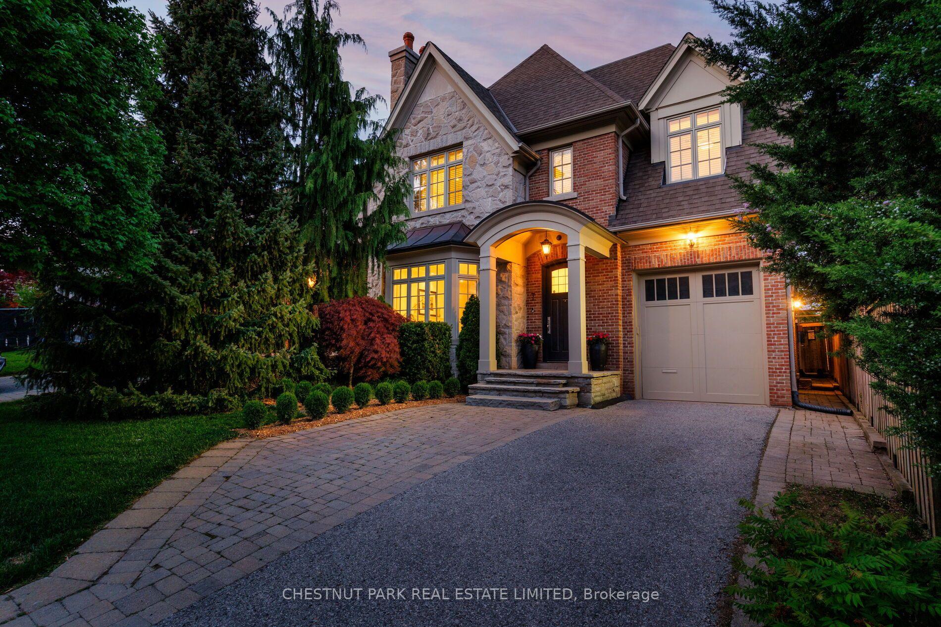 7 Strathgowan Crescent — photo 1