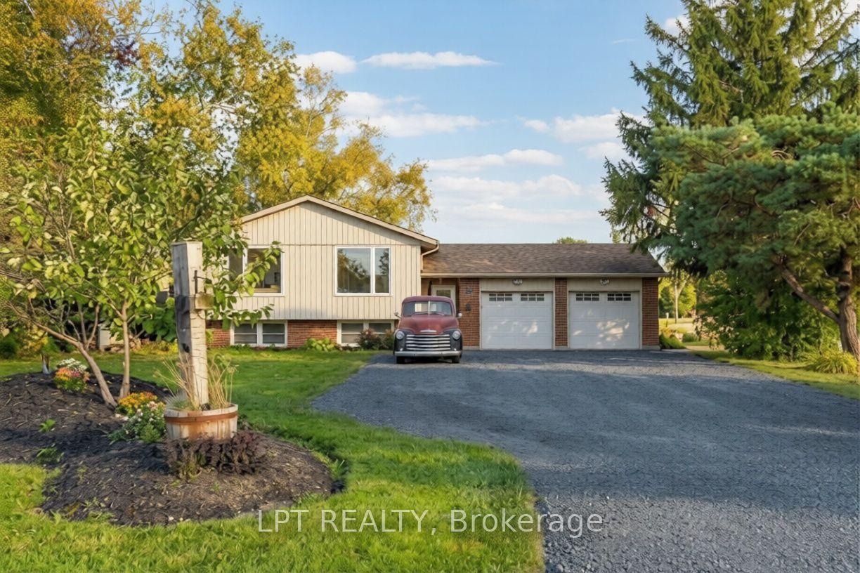7429 Sideroad 20 Side Road — photo 1