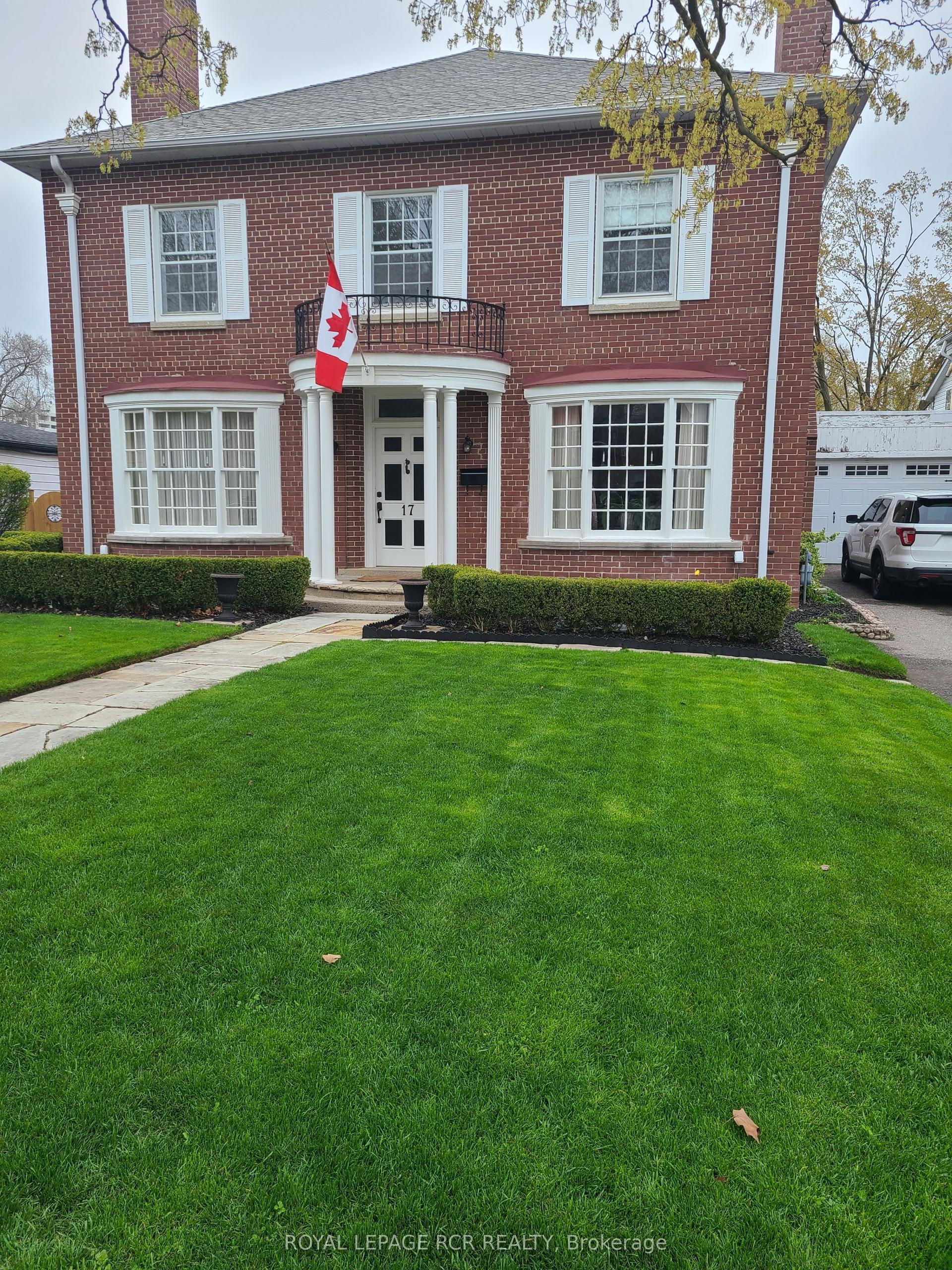 17 First Avenue — photo 1