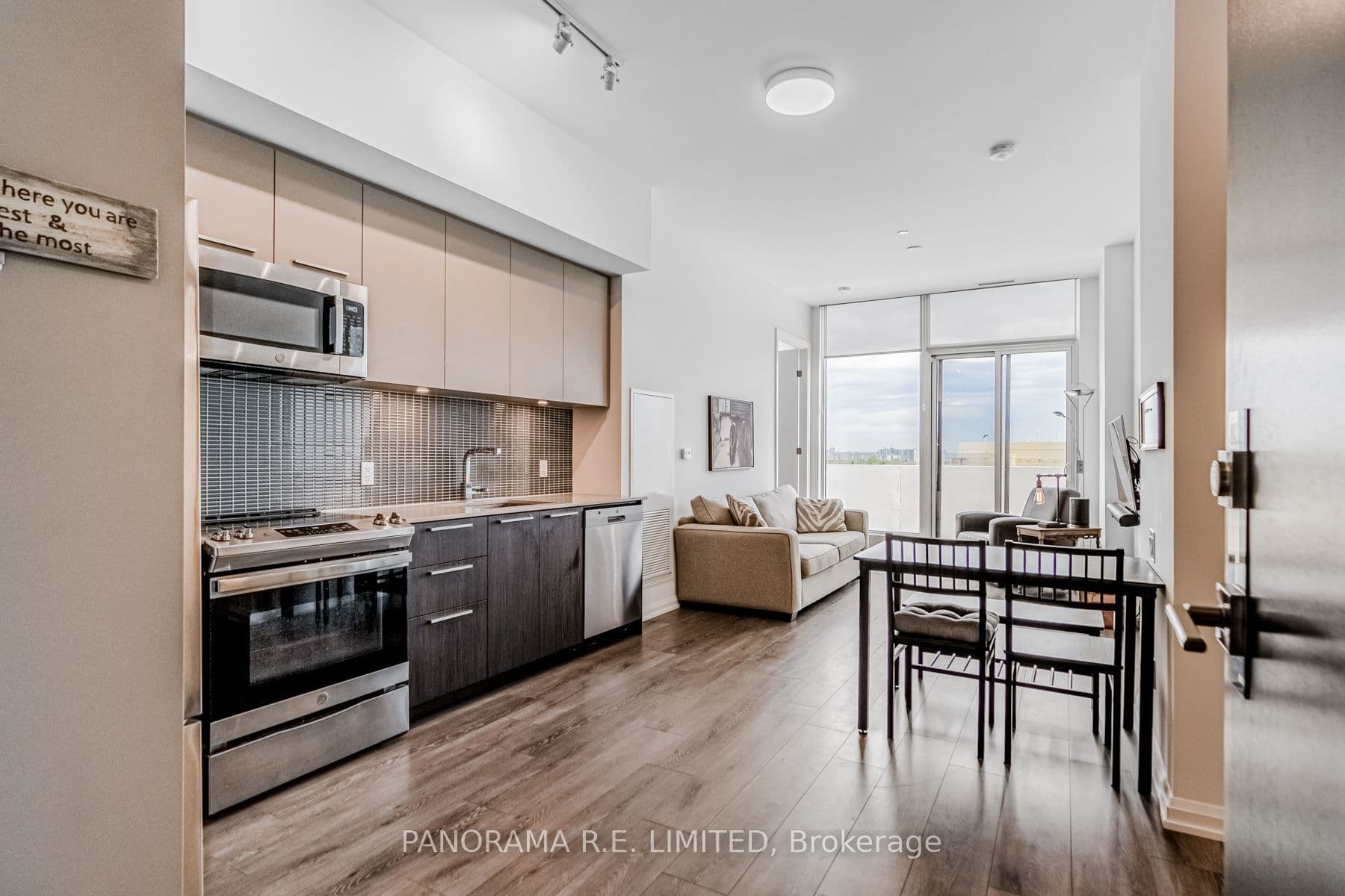 4208 Dundas Street W 802 #802 — photo 1