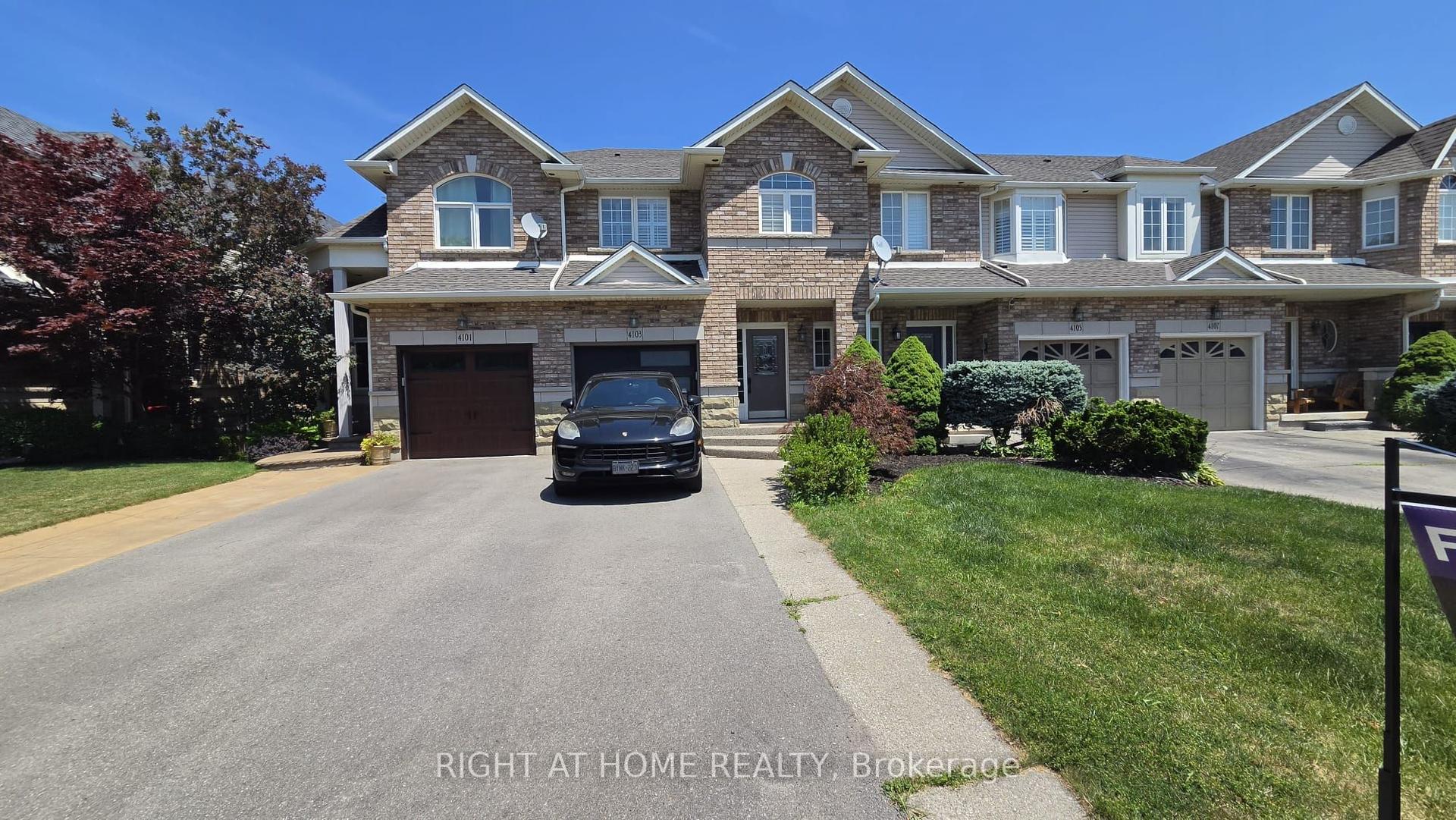 4103 Medland Drive, Burlington — Townhouse for lease, photo 1