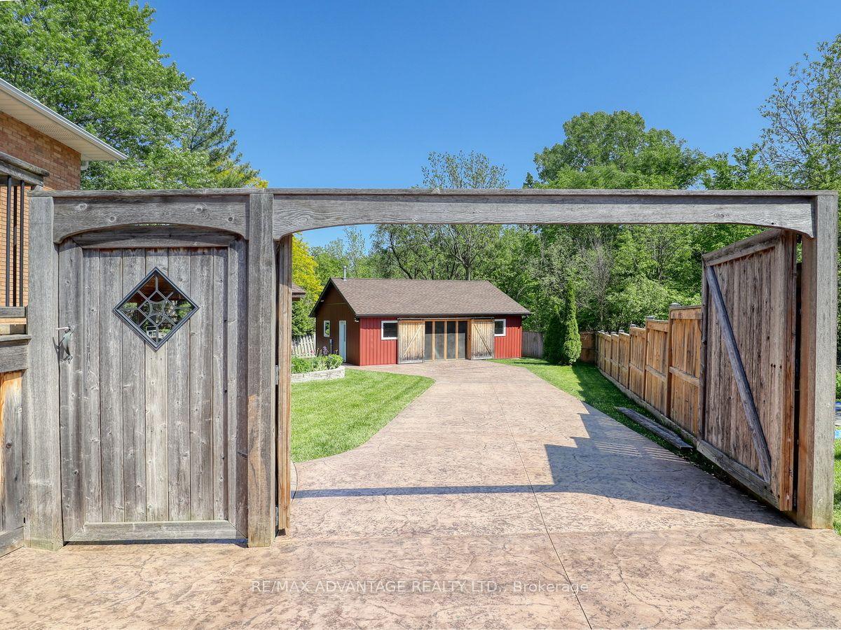 43 Lynngate Grove, London South — Detached for sale, photo 1
