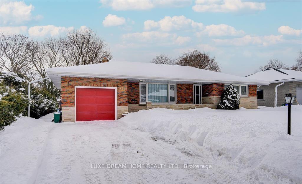 834 Law Street, Oshawa — Detached for lease, photo 1