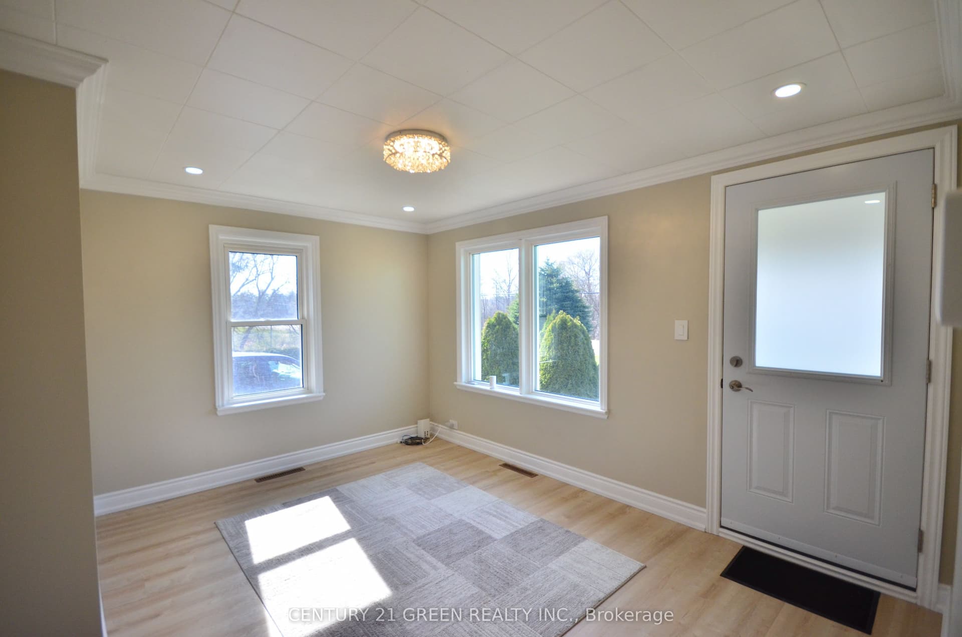 584050 Beachville Road — photo 1