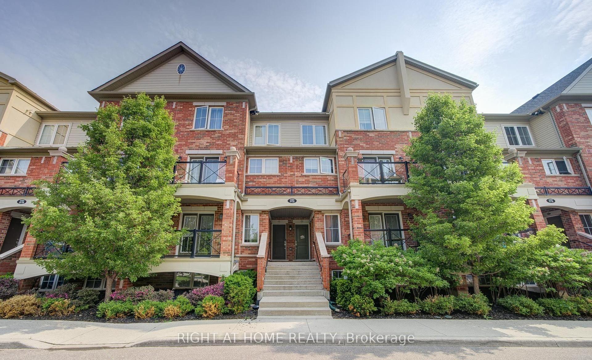 2484 Post Road #17 ##17, Oakville — Condo Town for lease, photo 1